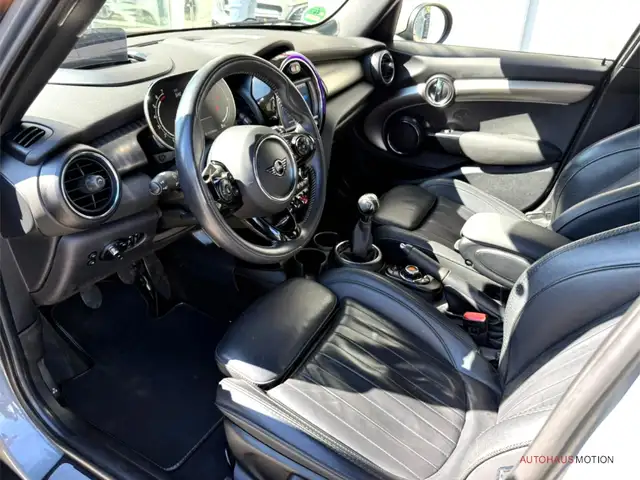 MINI Hatch view 13