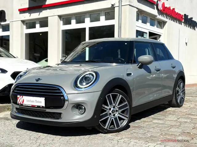 MINI Hatch view 2