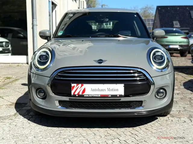 MINI Hatch view 3