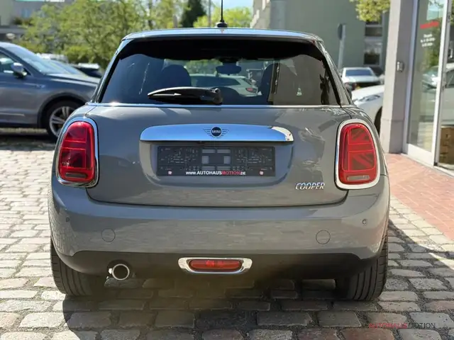 MINI Hatch view 6