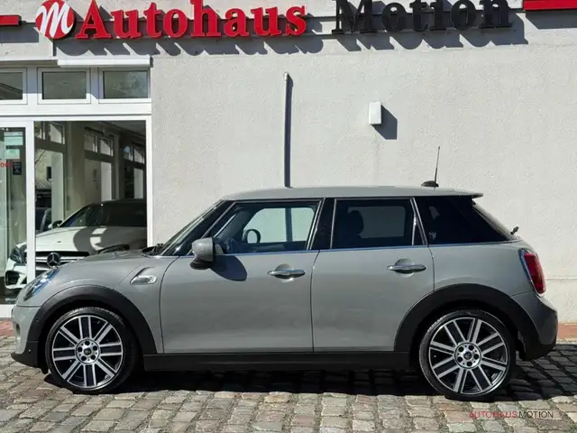 MINI Hatch view 9