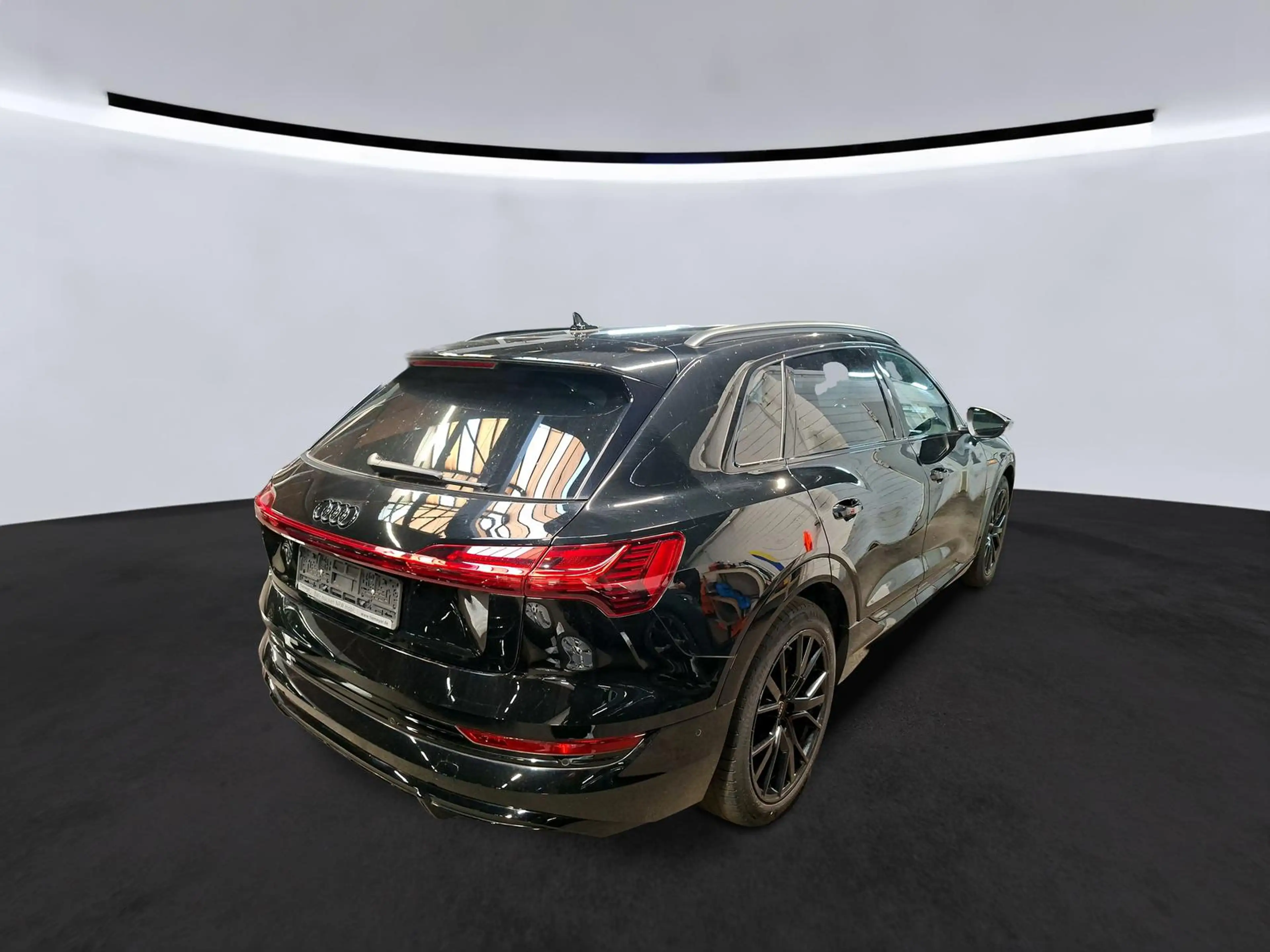 Audi e-tron 55 2x S line BLACK EDITION ACC HuD PANO — photo 6