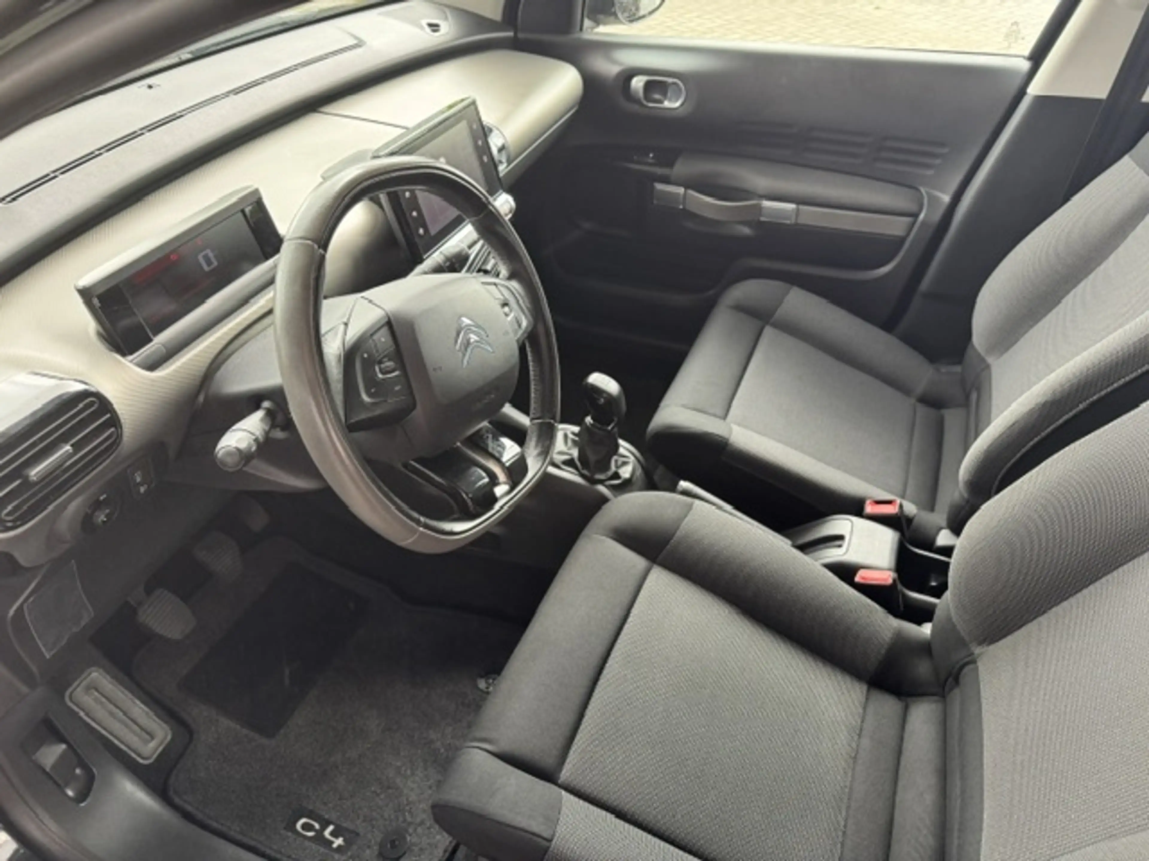 Citroen C4 Cactus 1.2 PT BUSINESS EDITION — photo 6