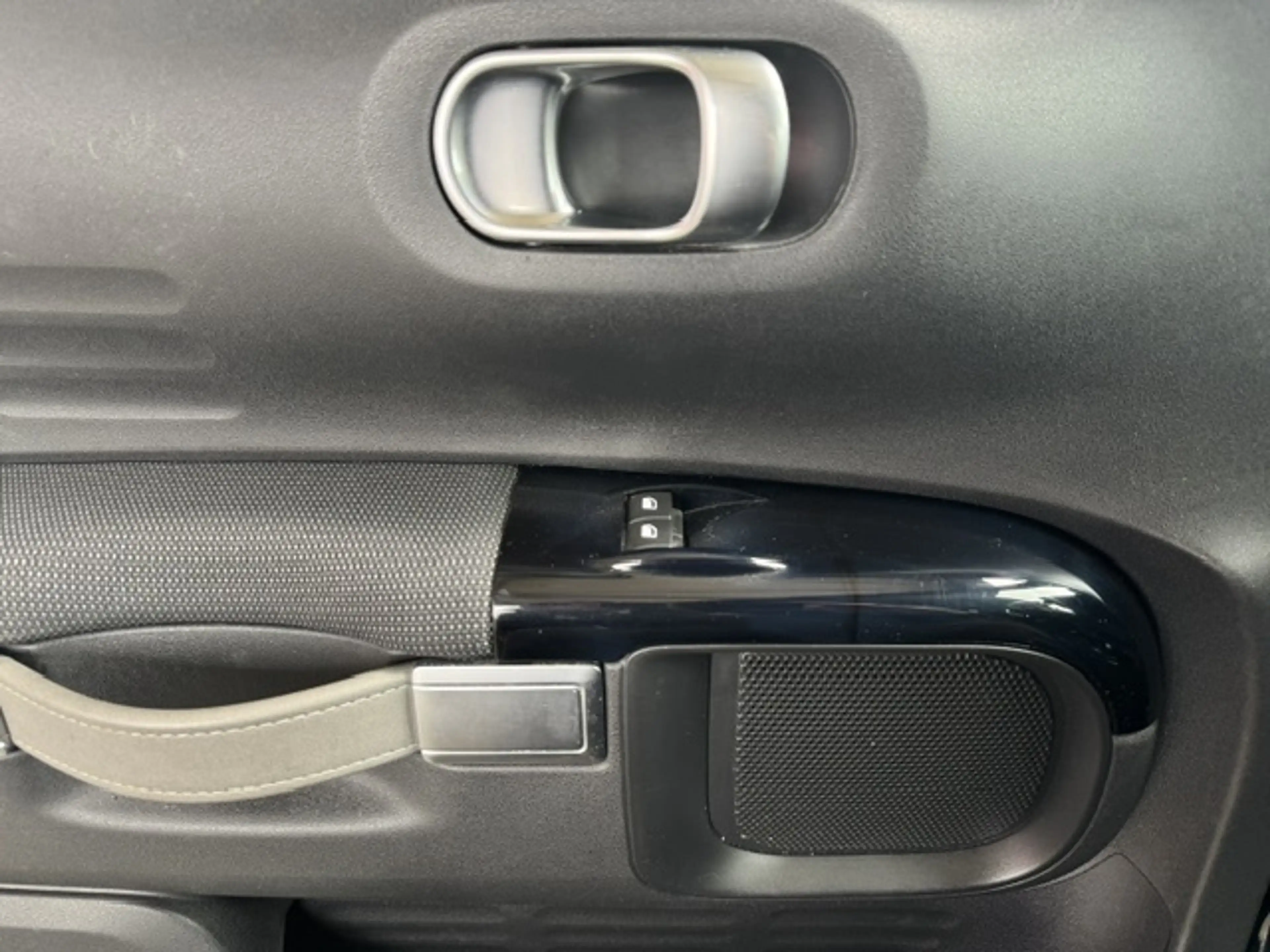 Citroen C4 Cactus 1.2 PT BUSINESS EDITION — photo 20