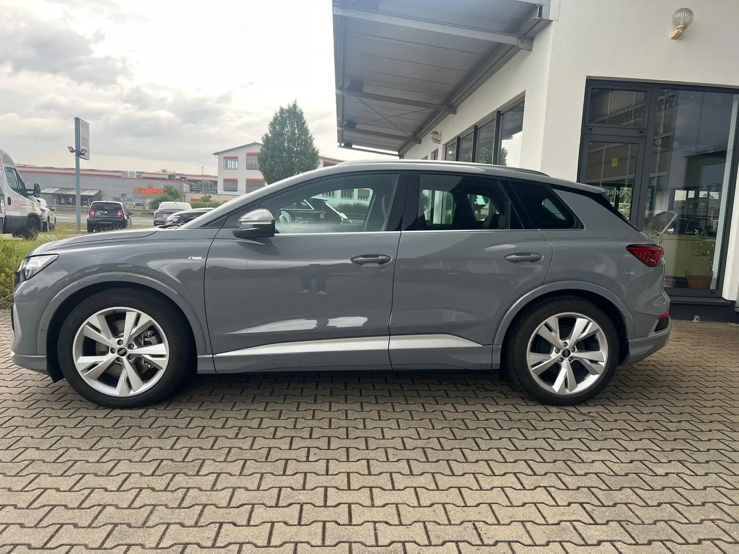 Audi Q4 e-tron 50 220kw S-Line Leder Kamera ACC Sound Grigio - 2
