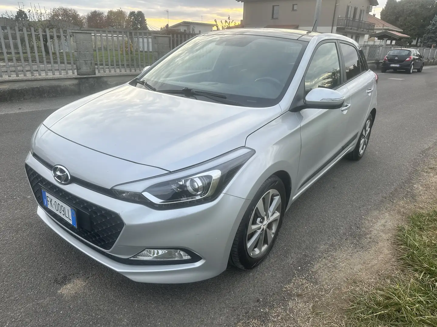 Hyundai i20 5p 1.1 crdi Style 75cv Argento - 1