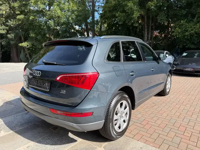 Audi Q5 view 5