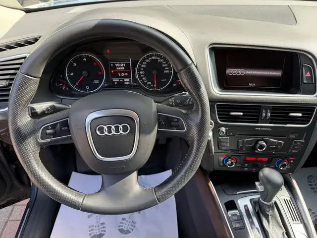 Audi Q5 view 13