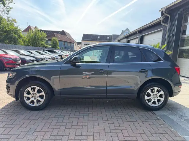 Audi Q5 view 8