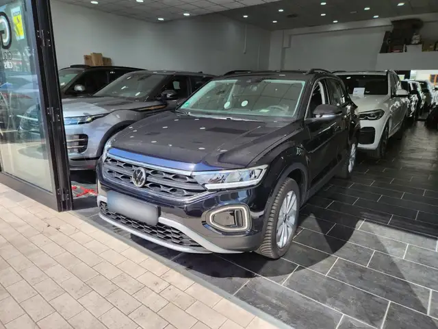 Volkswagen T-Roc view 5