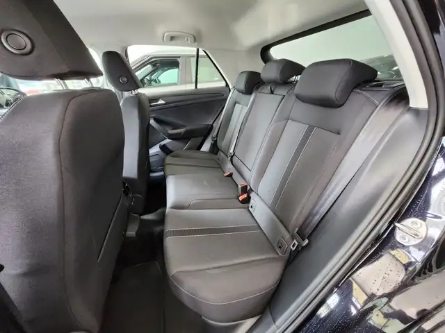 Volkswagen T-Roc view 13