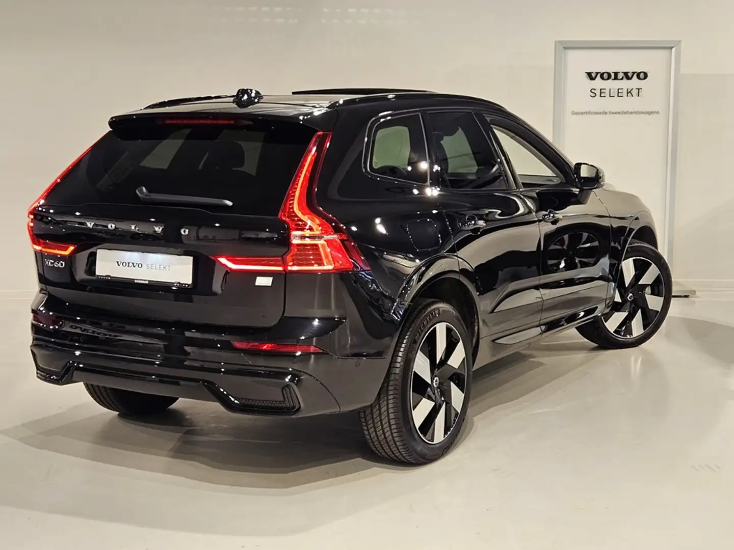 Volvo XC60 T8 Recharge Dark Long Range Noir - 2