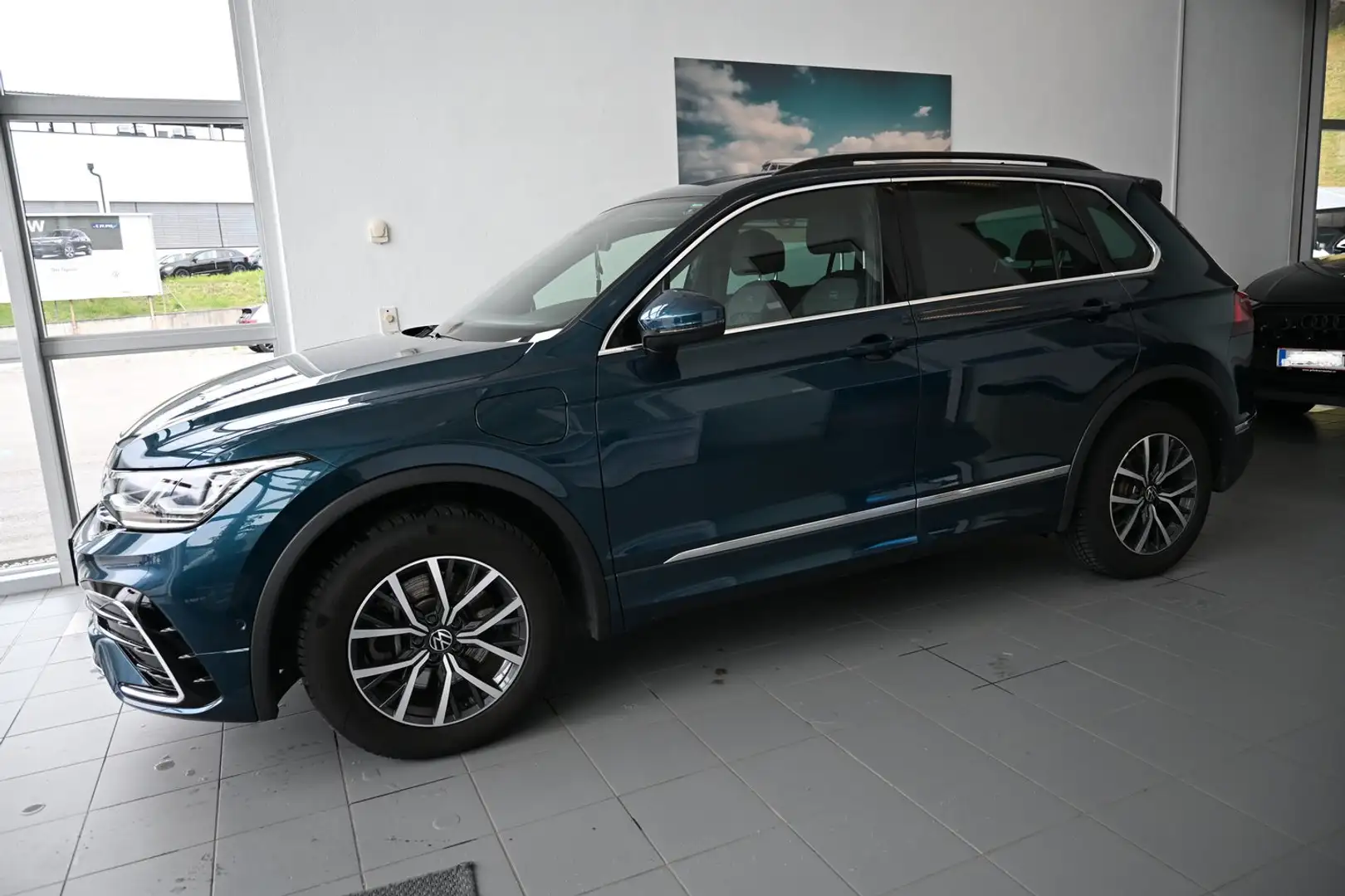Volkswagen Tiguan R-Line eHybrid DSG Blau - 2