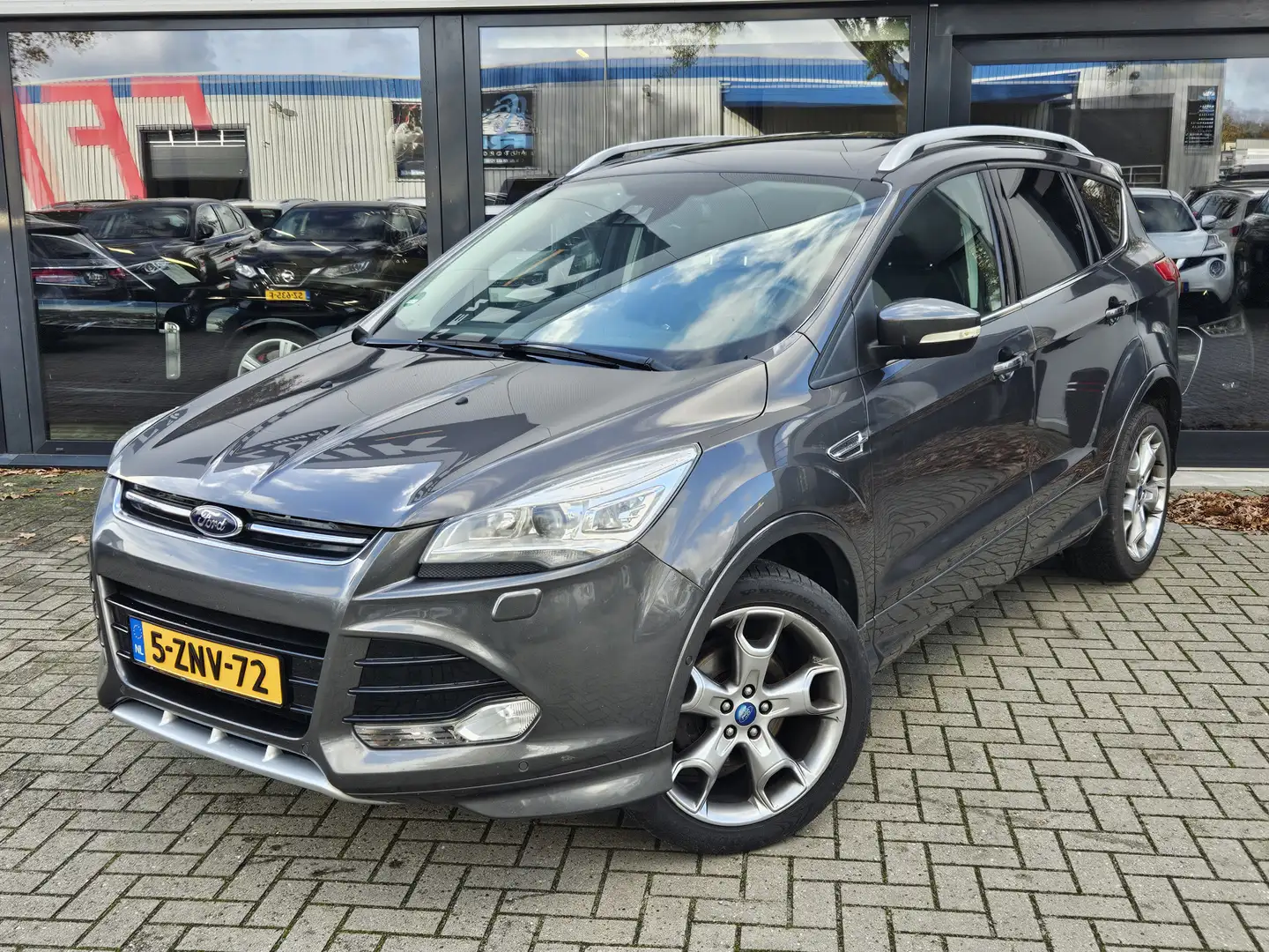 Ford Kuga 1.5 Titanium Plus + PANO DAK + SONY SOUND + CAMERA Grijs - 2