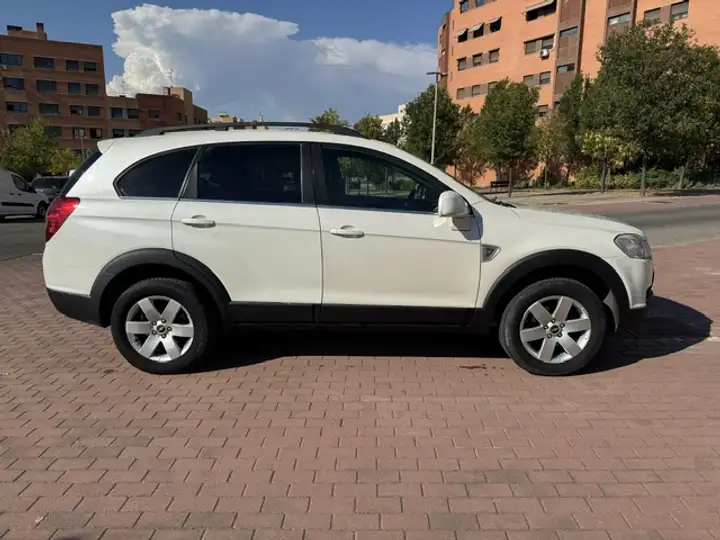 Chevrolet Captiva 2011, foto 2