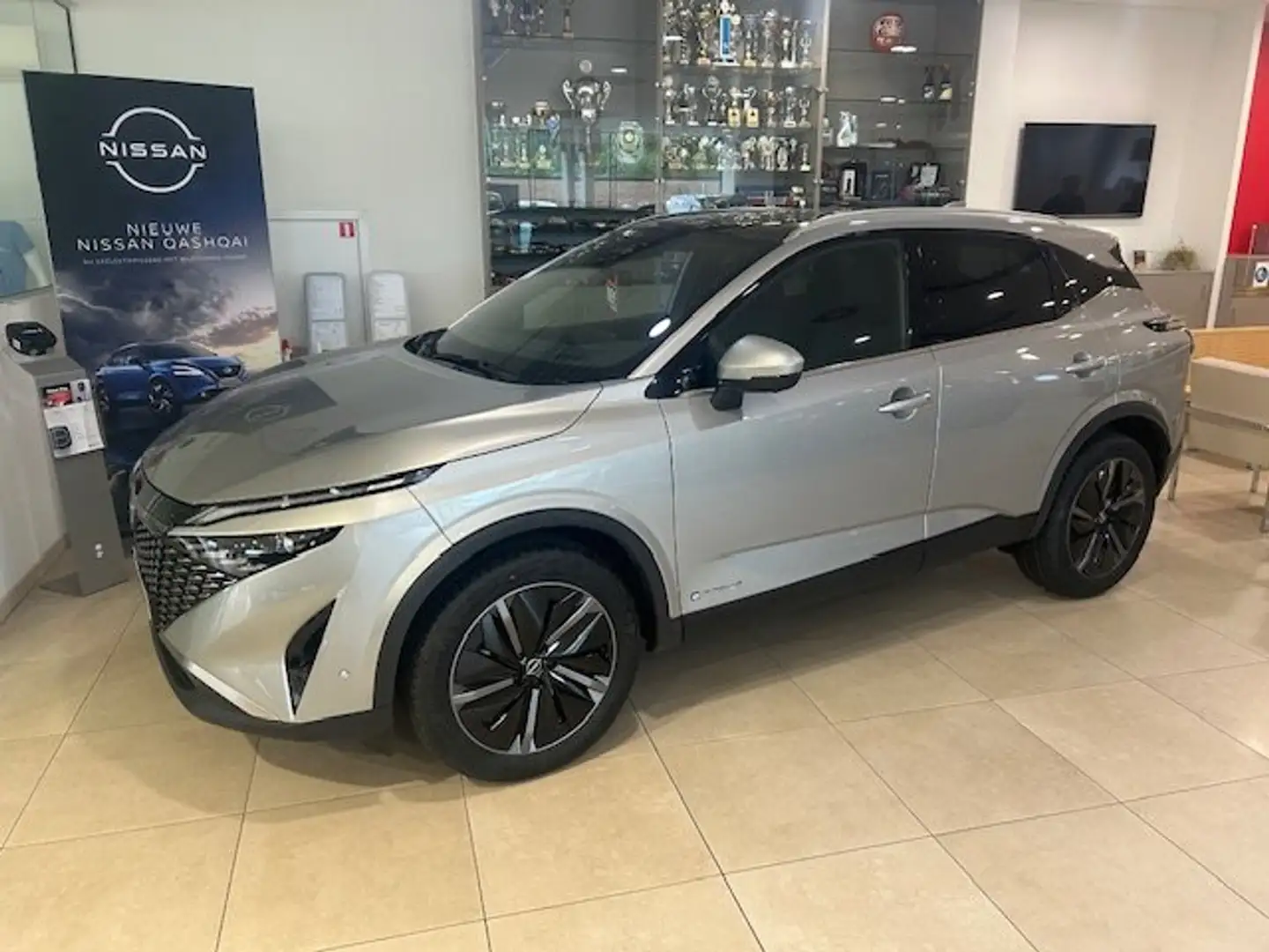 Nissan Qashqai 1.5 DIG-T e-Power Tekna Noir - 1