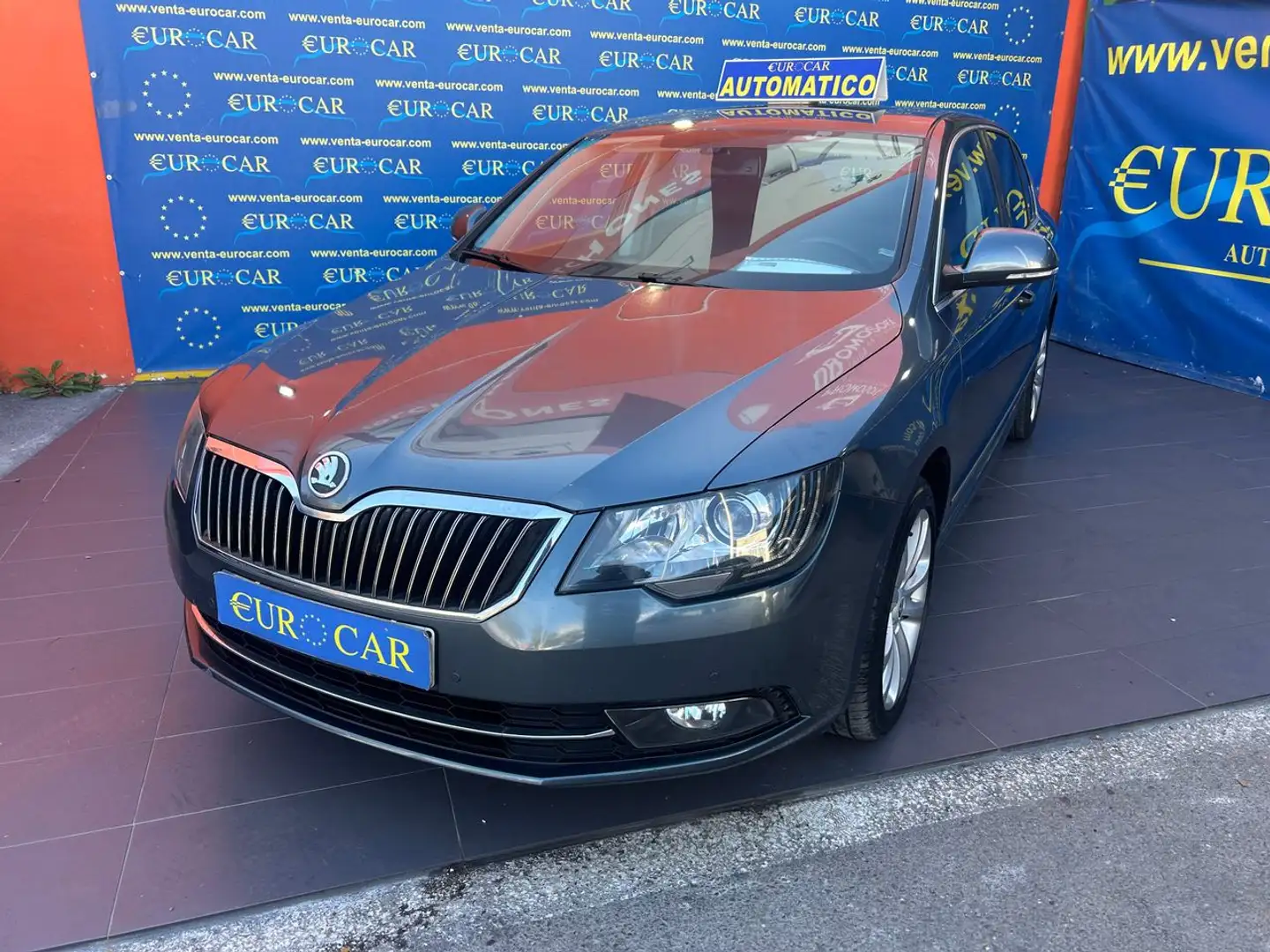 Skoda Superb 2.0TDI CR Elegance DSG Zwart - 2