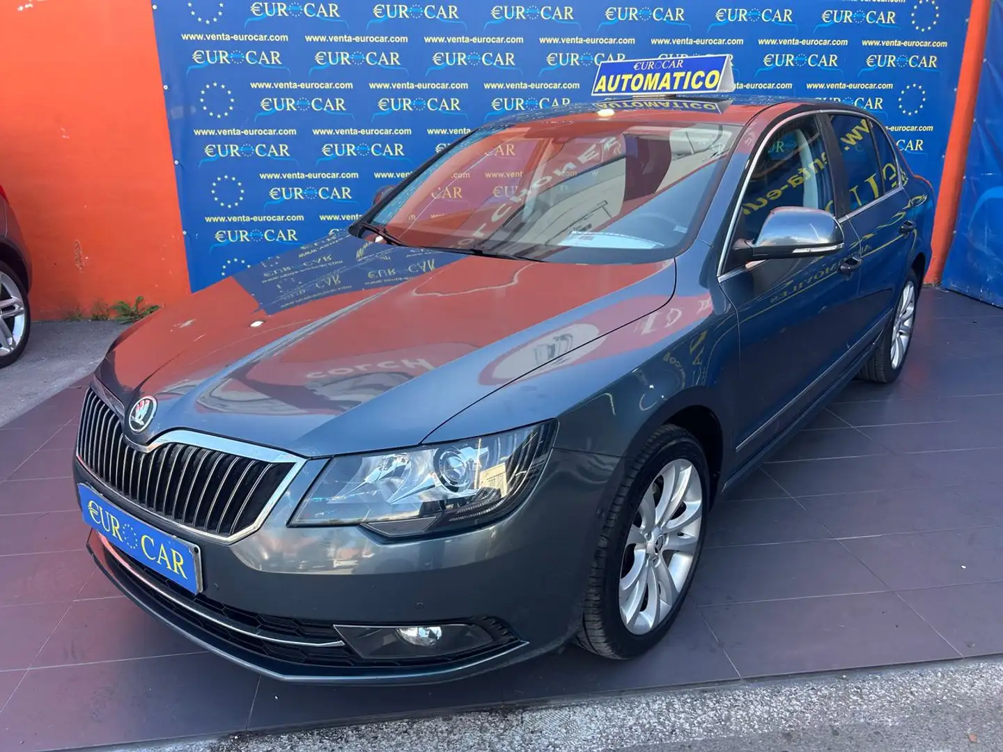 Skoda Superb 2.0TDI CR Elegance DSG Zwart - 1