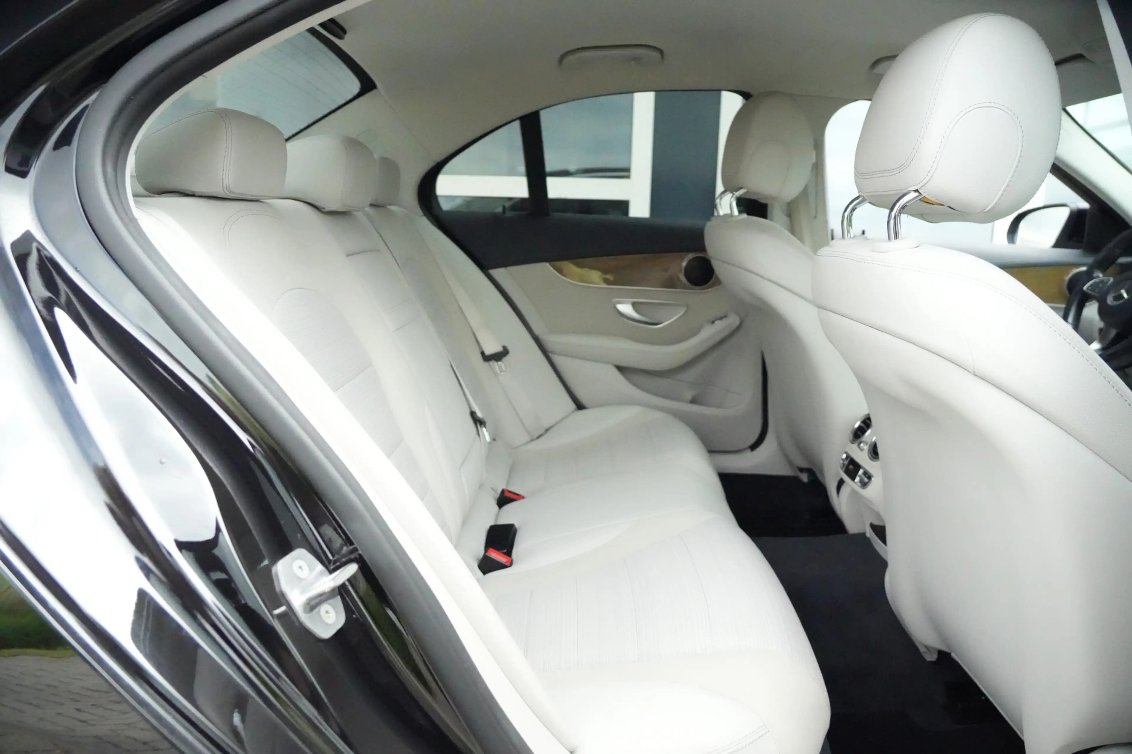 Mercedes-Benz C 350 e Lease Edition 279pk Navigatie/Trekhaak/PDC — photo 23