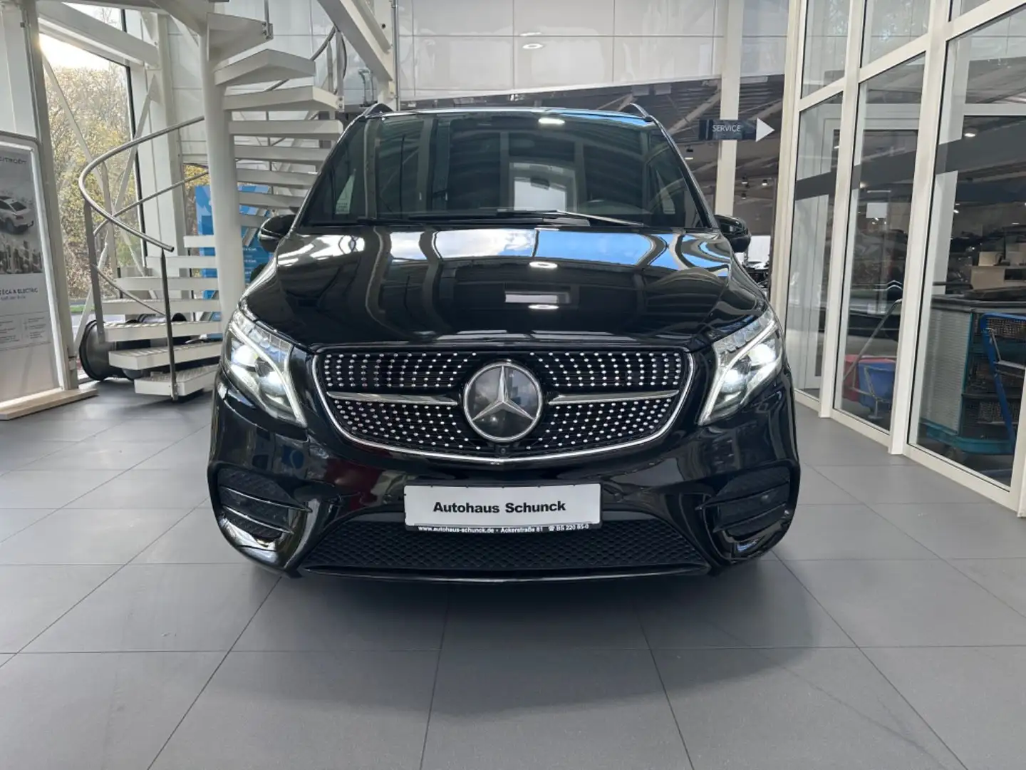Mercedes-Benz V 300 d AMG LINE/360°/AIRMATIC/AHK/BURM/STDHZG Schwarz - 2