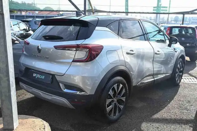 Renault Captur view 4