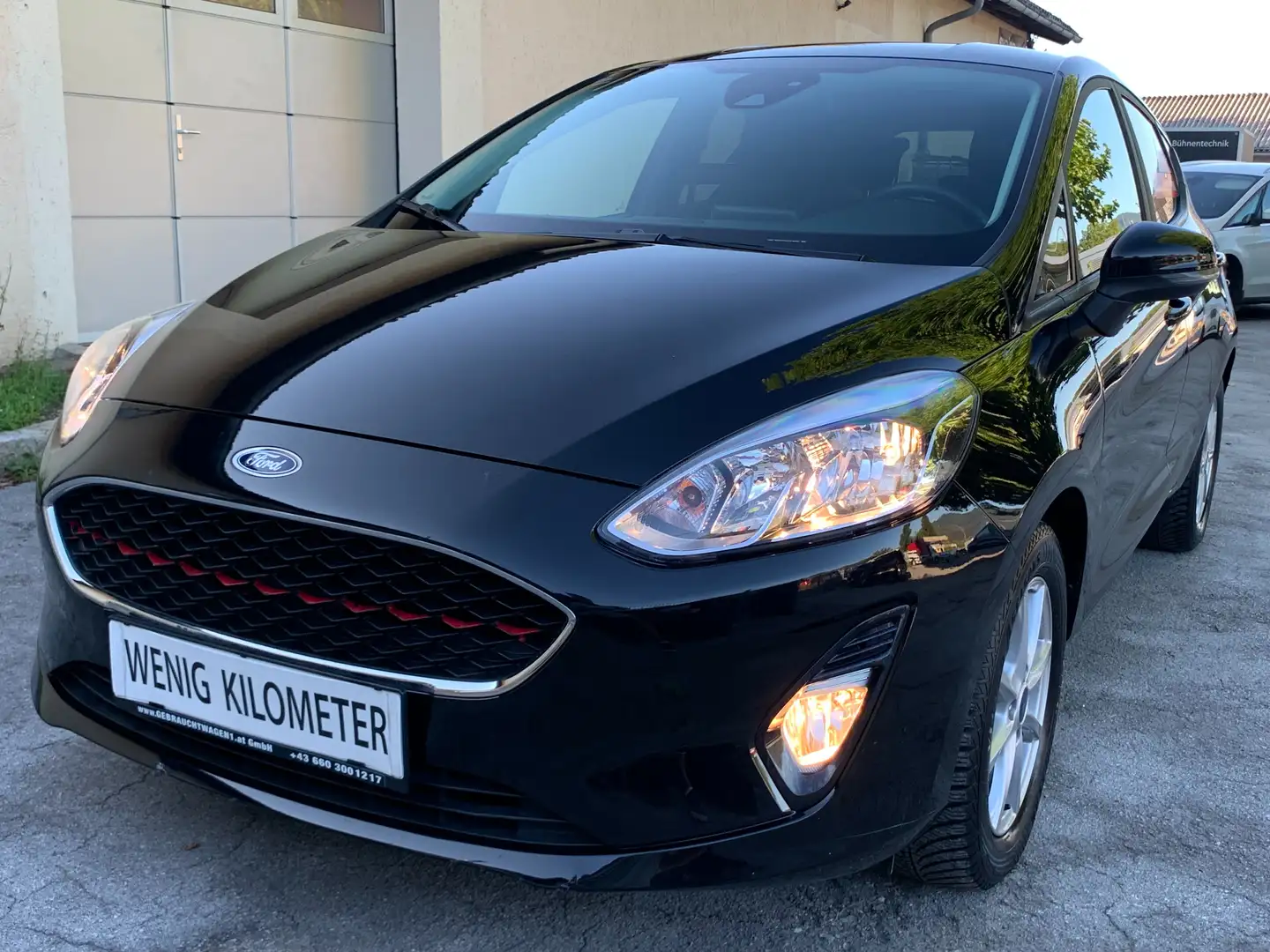 Ford Fiesta Cool & Connect Winter Paket, wenig Kilometer +NAVI Schwarz - 2