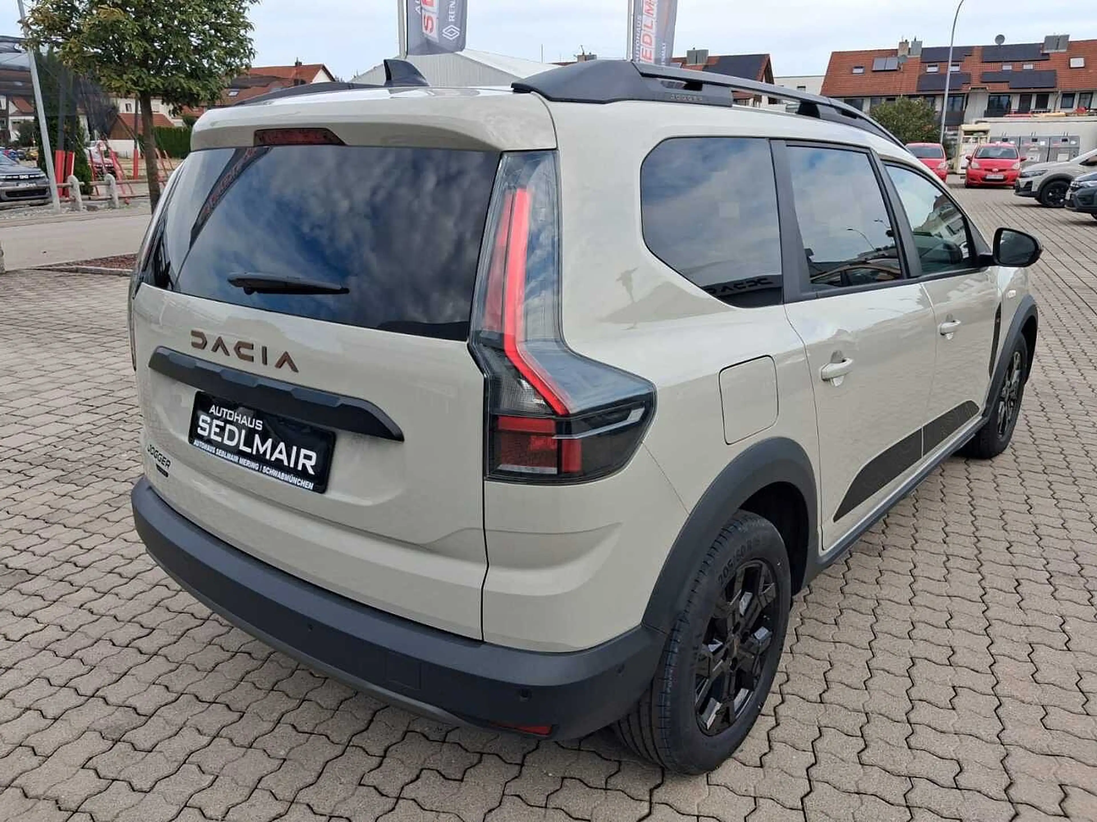 Dacia Jogger Extreme 1.8 Hybrid 155 5-Sitzer, Winter , Drive — photo 4