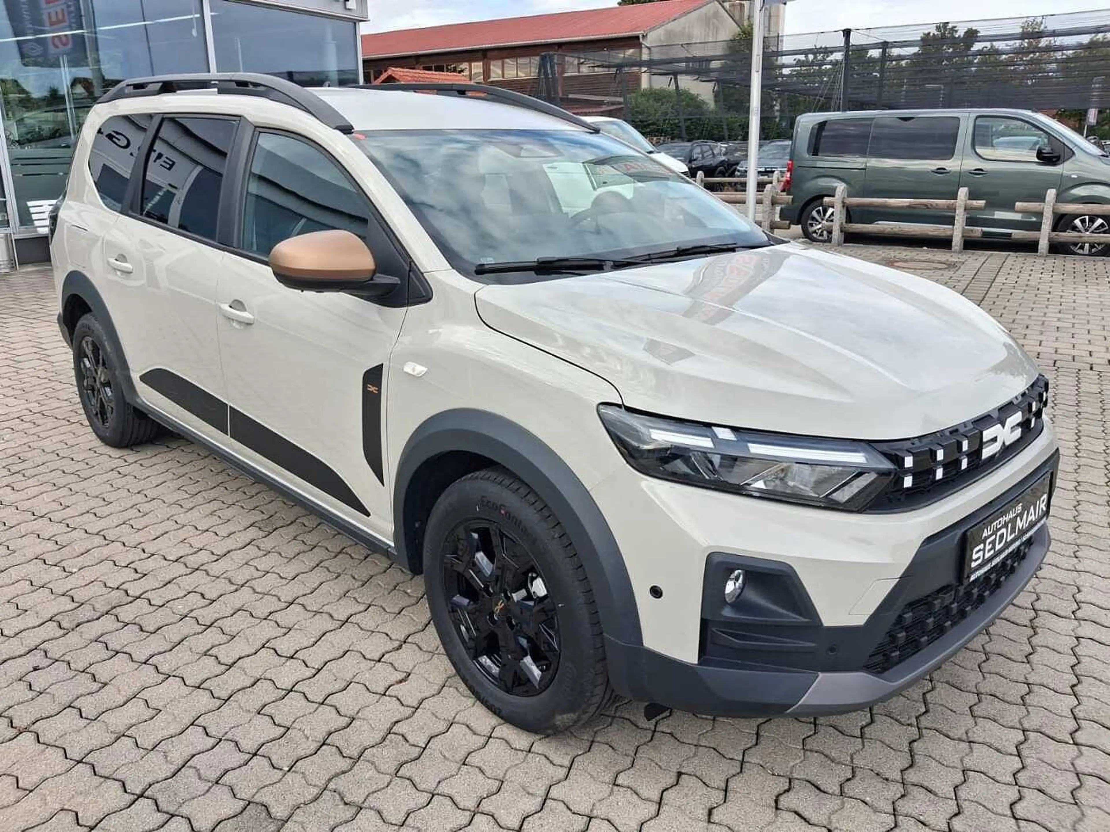 Dacia Jogger Extreme 1.8 Hybrid 155 5-Sitzer, Winter , Drive — photo 2