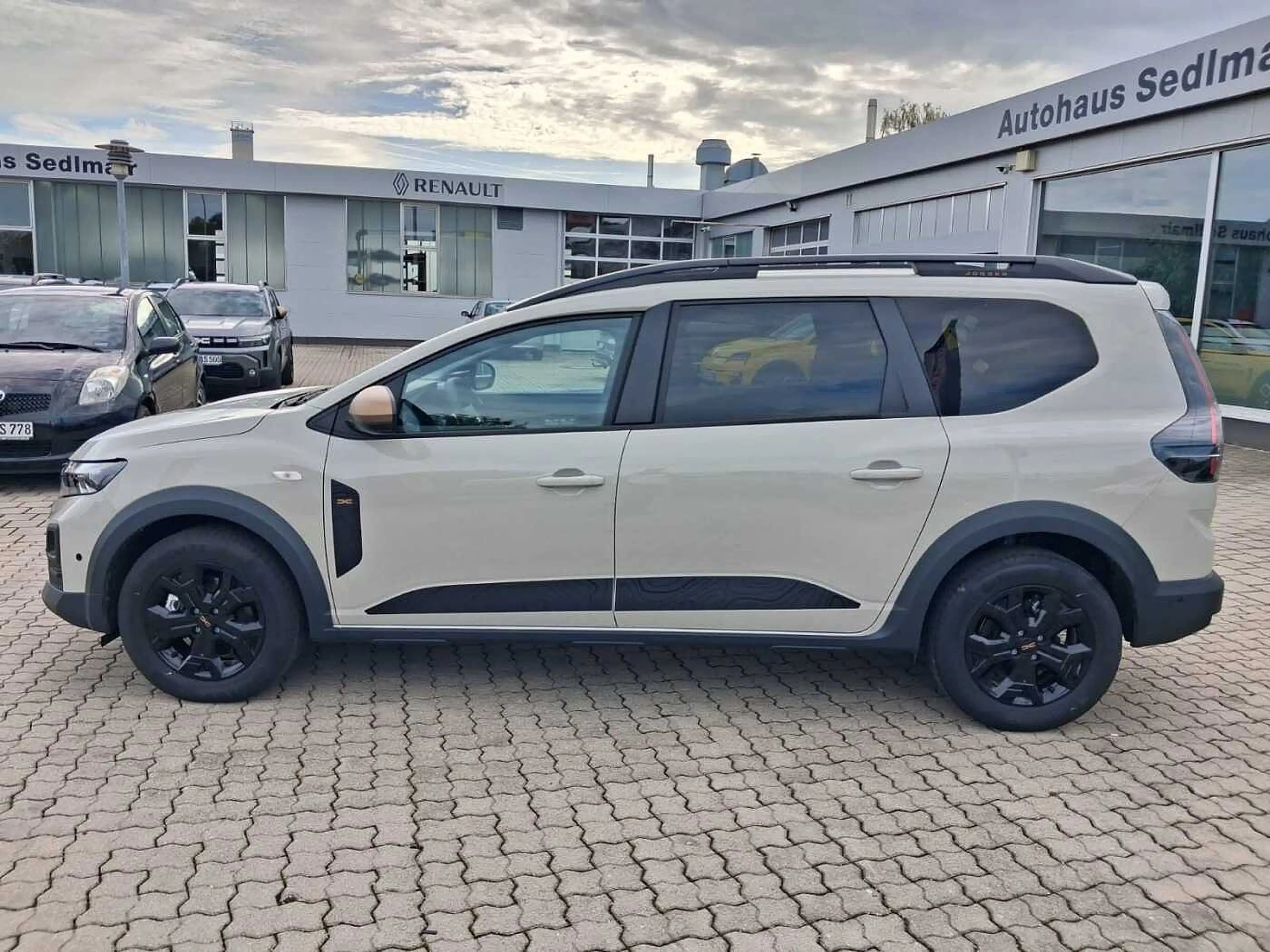 Dacia Jogger Extreme 1.8 Hybrid 155 5-Sitzer, Winter , Drive — photo 5