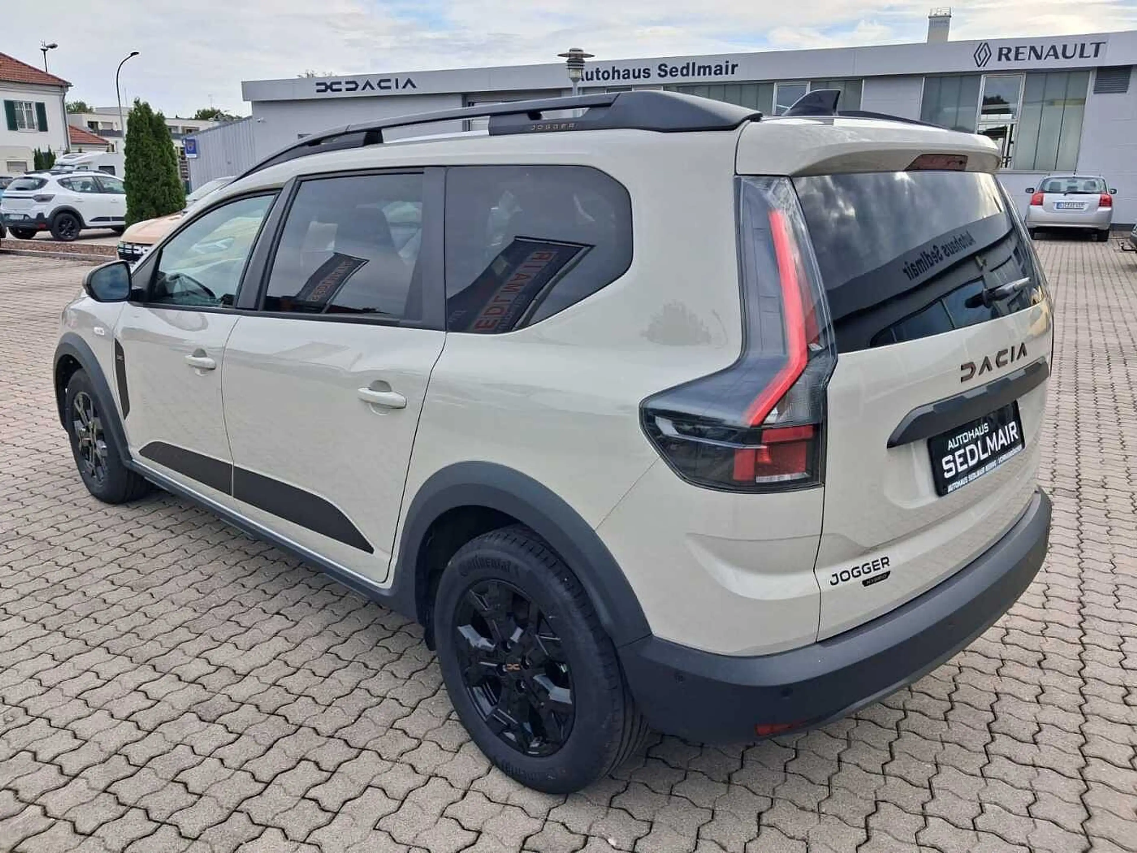 Dacia Jogger Extreme 1.8 Hybrid 155 5-Sitzer, Winter , Drive — photo 3