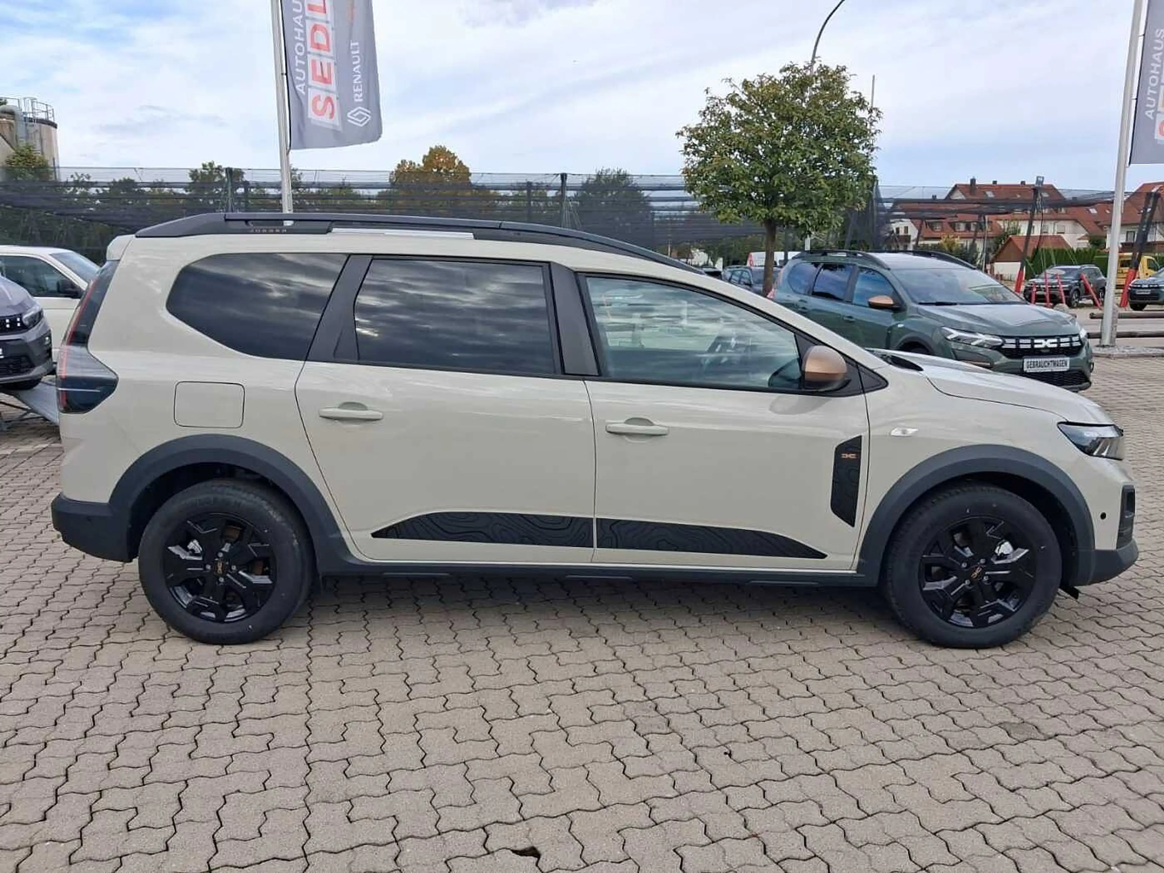 Dacia Jogger Extreme 1.8 Hybrid 155 5-Sitzer, Winter , Drive — photo 6