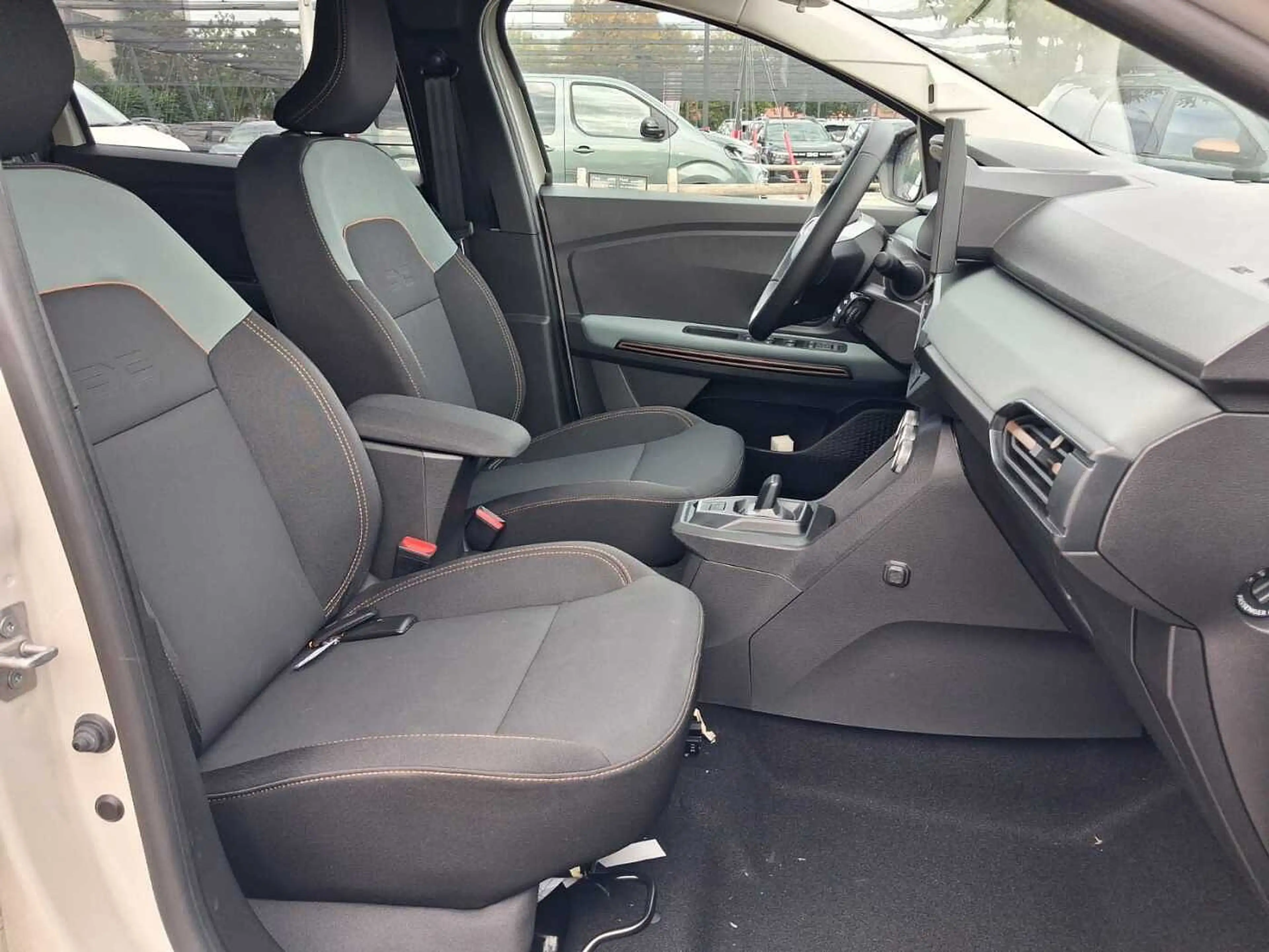 Dacia Jogger Extreme 1.8 Hybrid 155 5-Sitzer, Winter , Drive — photo 8