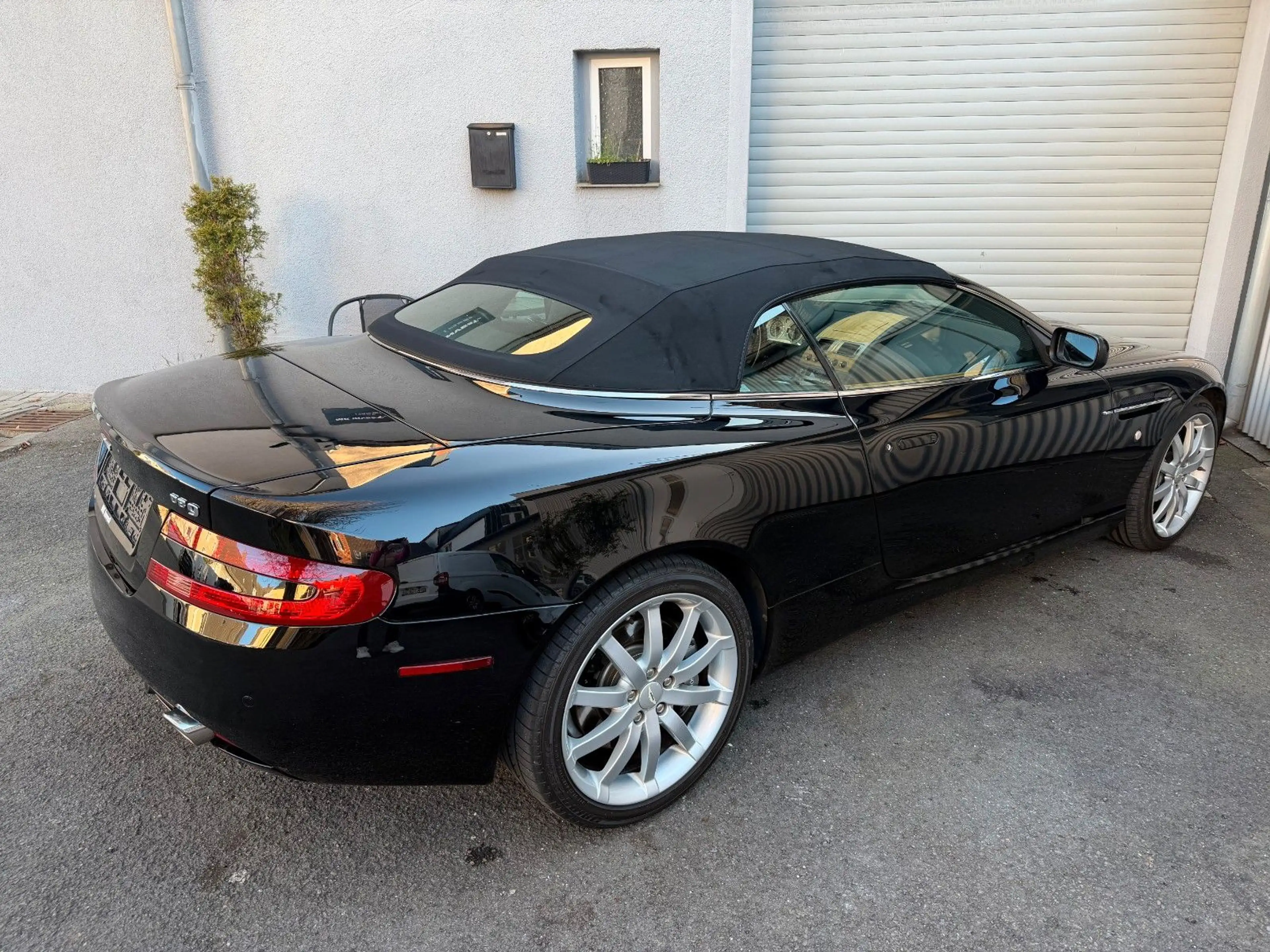 Aston Martin DB9 Volante 5.9 Touchtronic — photo 9