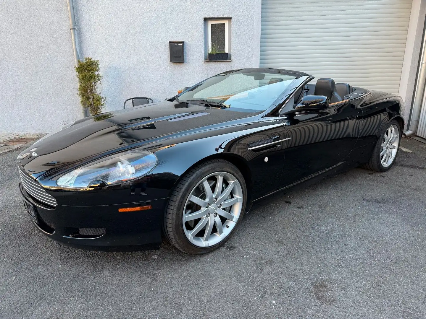 Aston Martin DB9 Volante 5.9 Touchtronic Schwarz - 2
