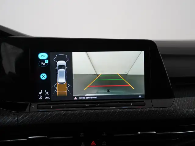 Volkswagen Golf view 21