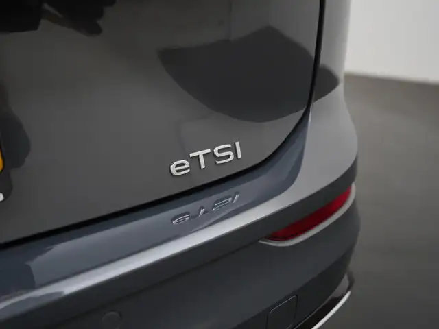 Volkswagen Golf view 28