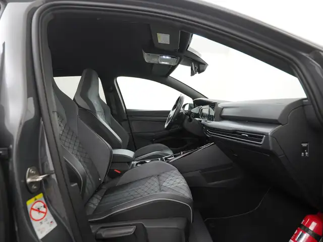 Volkswagen Golf view 3
