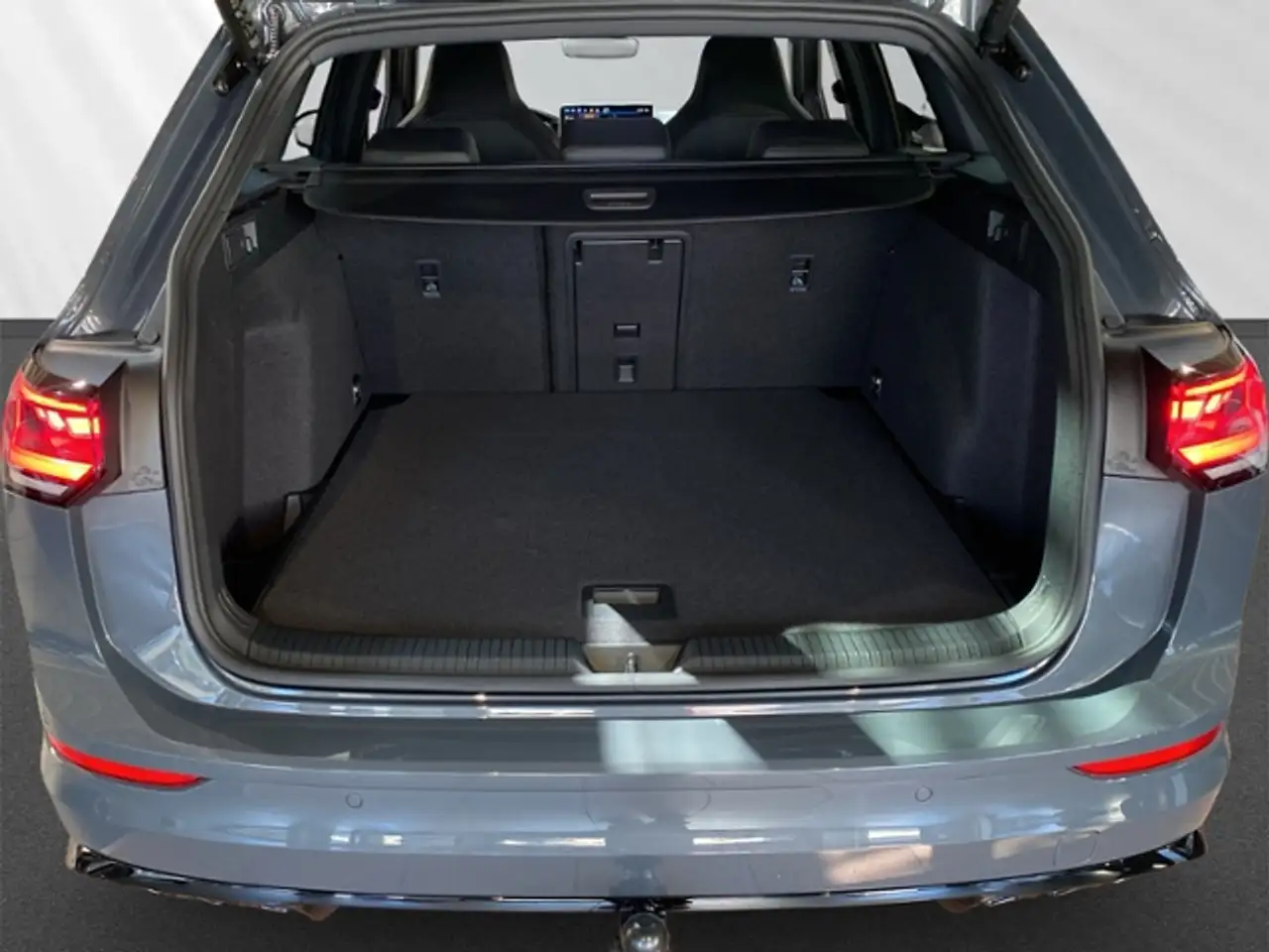 Volkswagen Golf Variant VIII Variant R-Line 1.5 eTSI 110 kW DSG BlackStyl 6