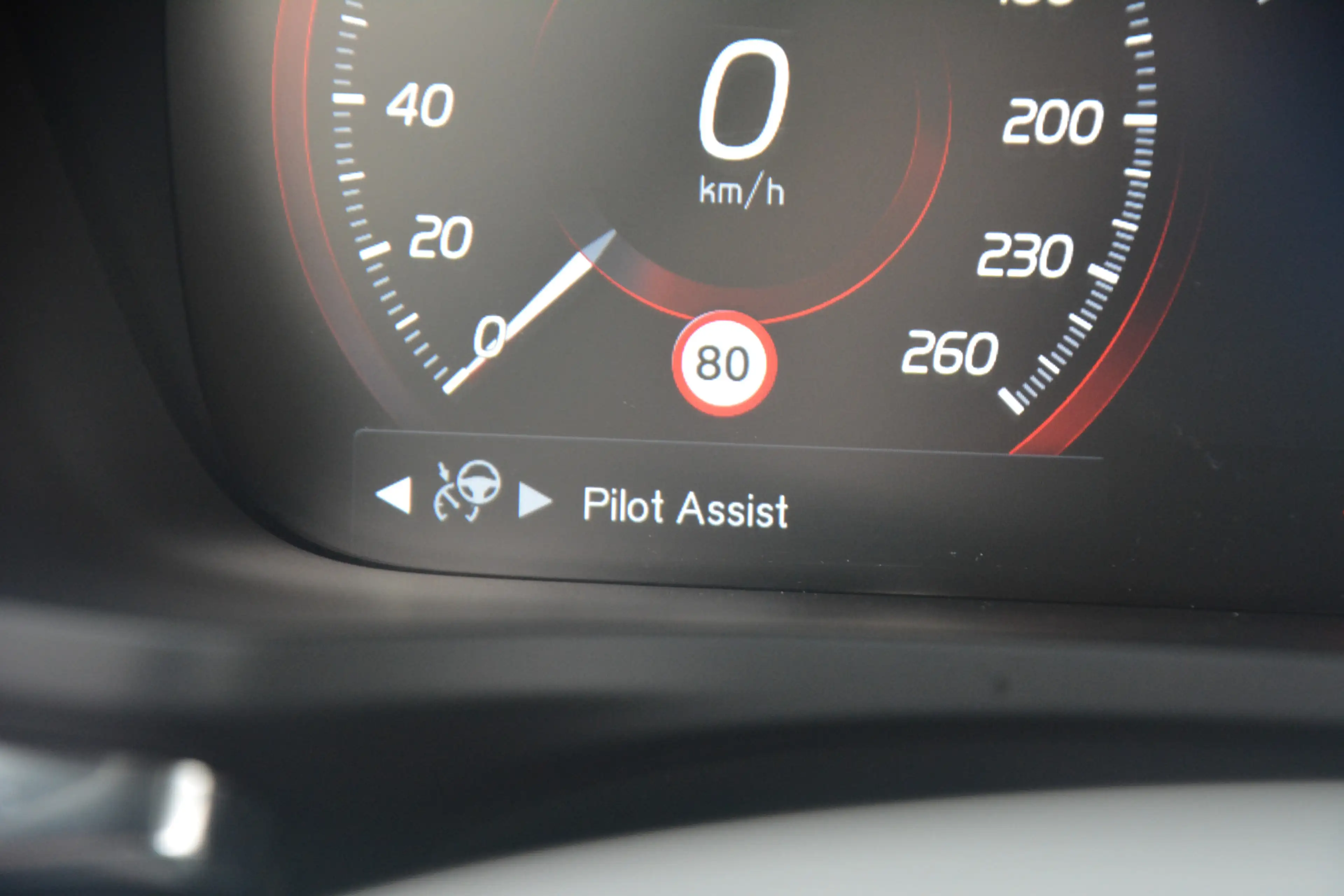 Volvo V60 2.0 B3 R-Design | Navigatie | Sportstoelen | Full — photo 25