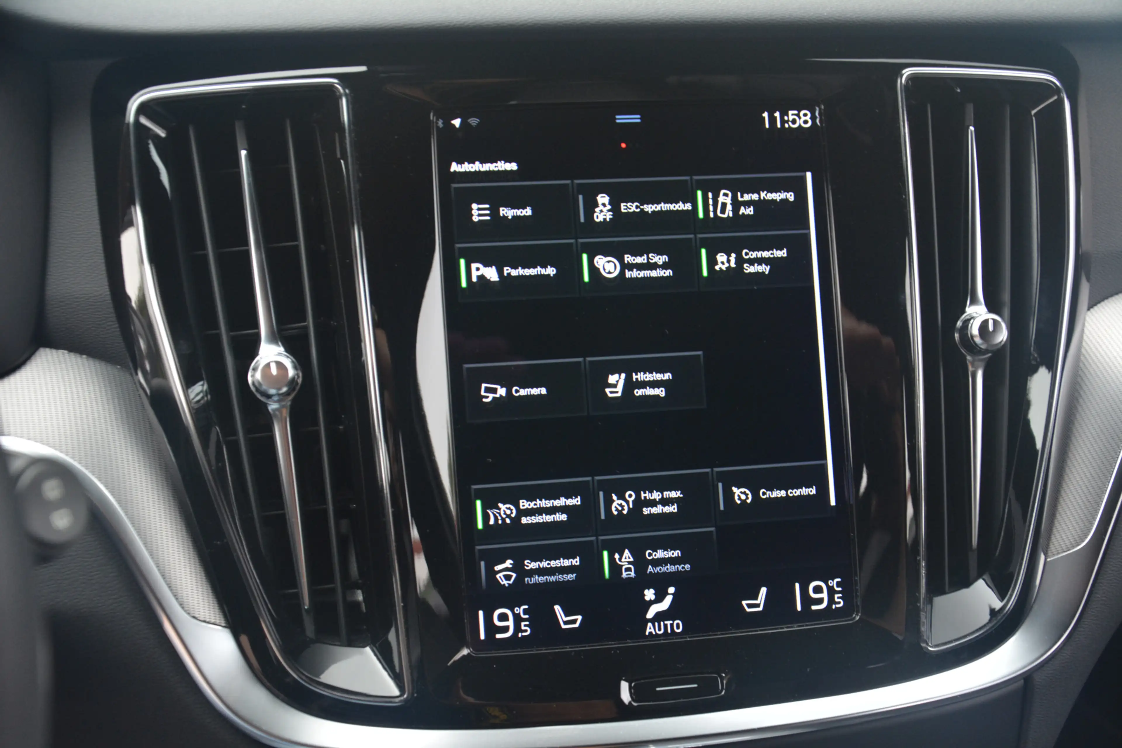 Volvo V60 2.0 B3 R-Design | Navigatie | Sportstoelen | Full — photo 18