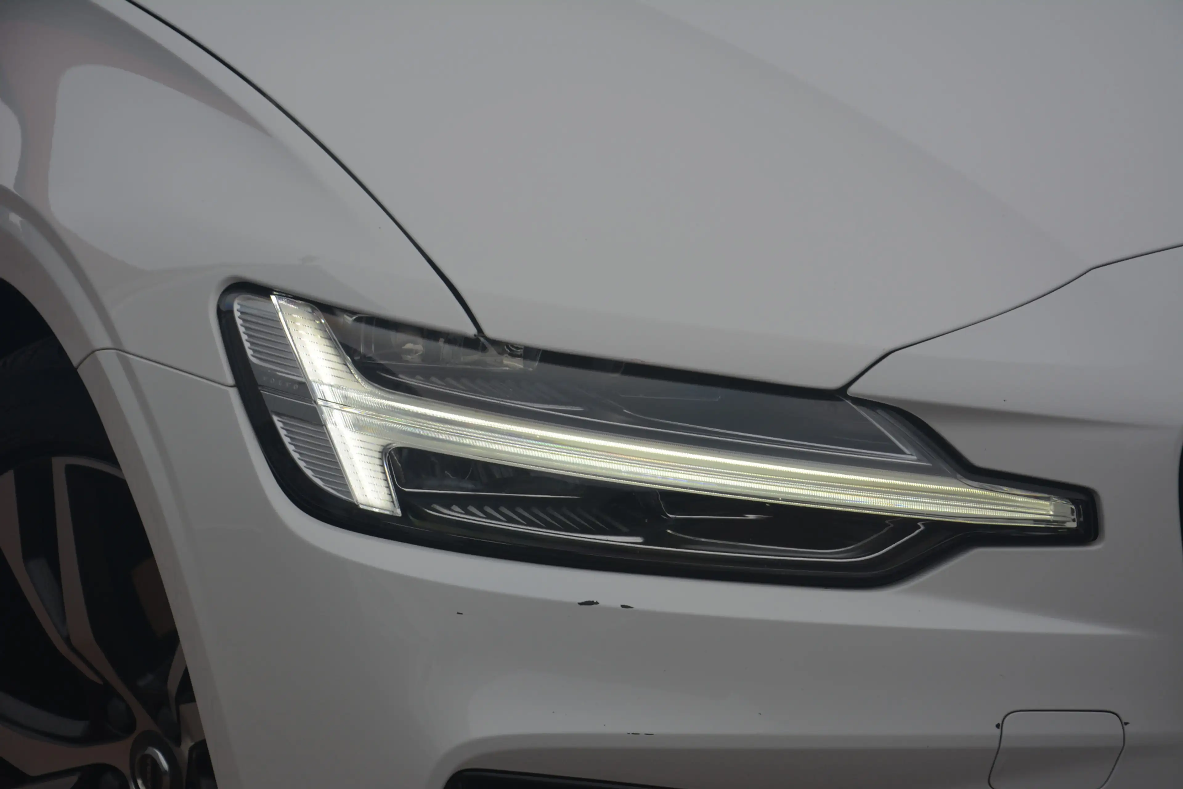 Volvo V60 2.0 B3 R-Design | Navigatie | Sportstoelen | Full — photo 6