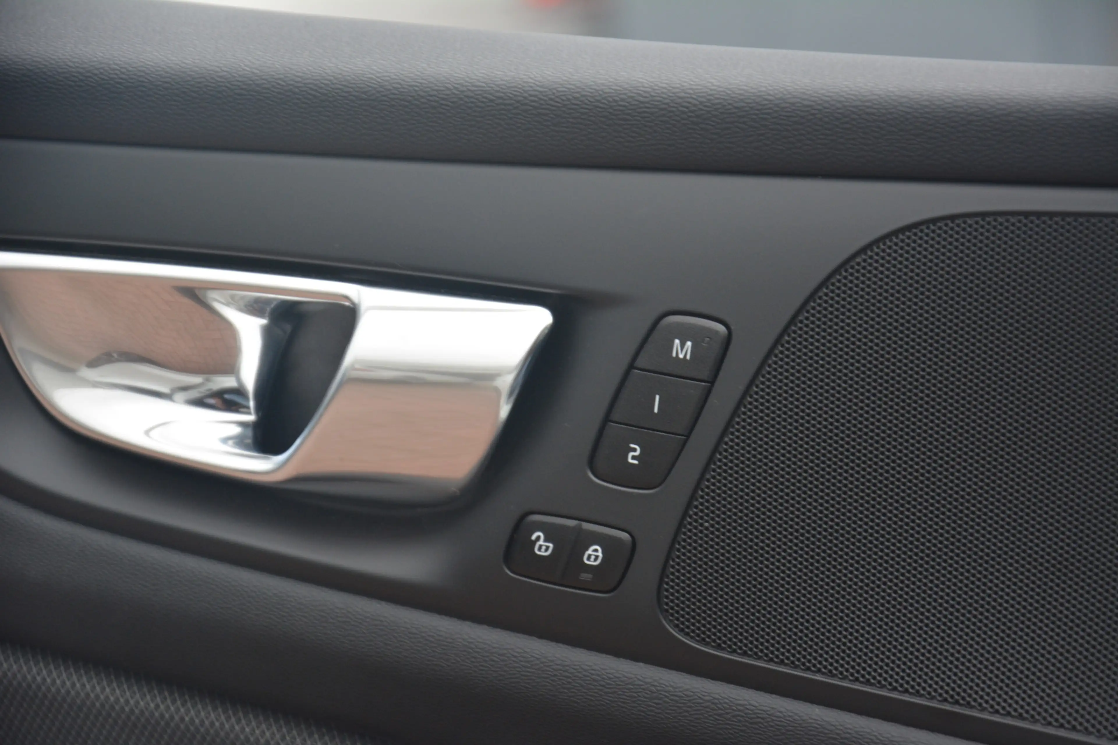 Volvo V60 2.0 B3 R-Design | Navigatie | Sportstoelen | Full — photo 26