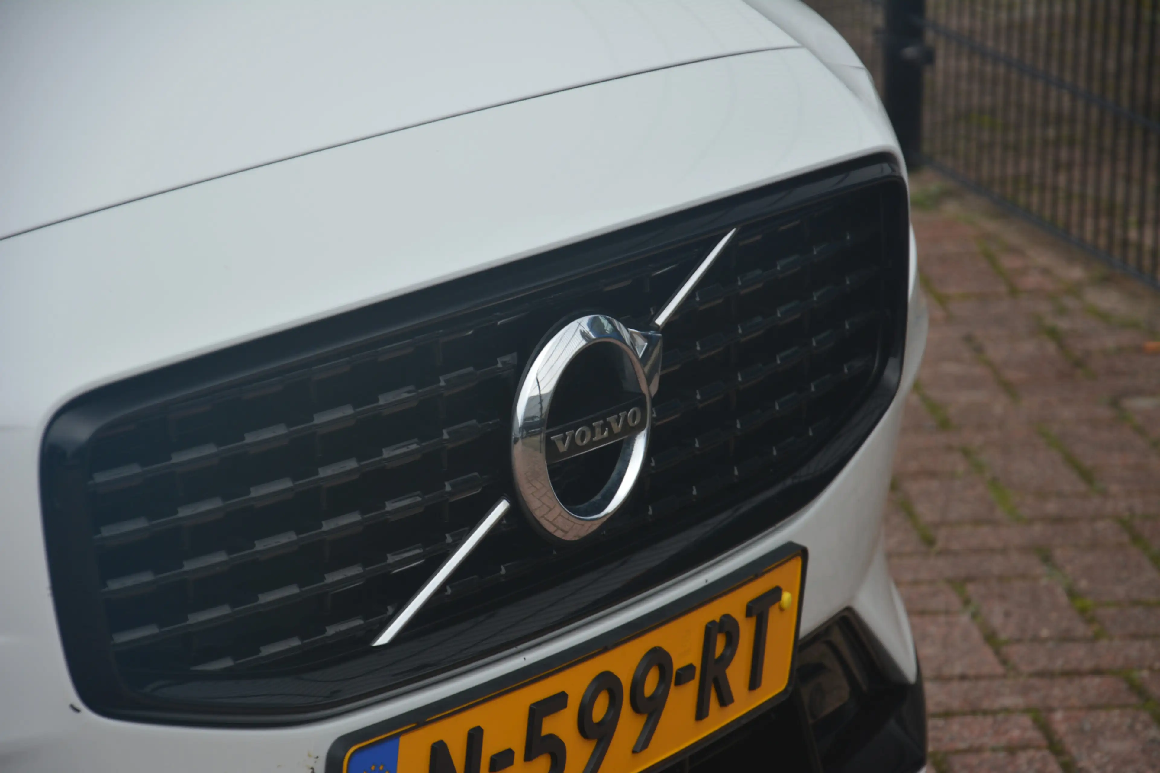 Volvo V60 2.0 B3 R-Design | Navigatie | Sportstoelen | Full — photo 5