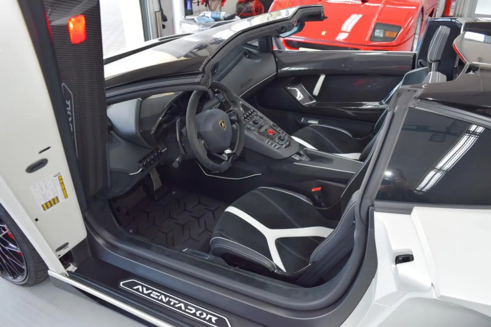 Lamborghini Aventador LP 750-4 SV Roadster 1of500 Kamera Lift Bílá - 2