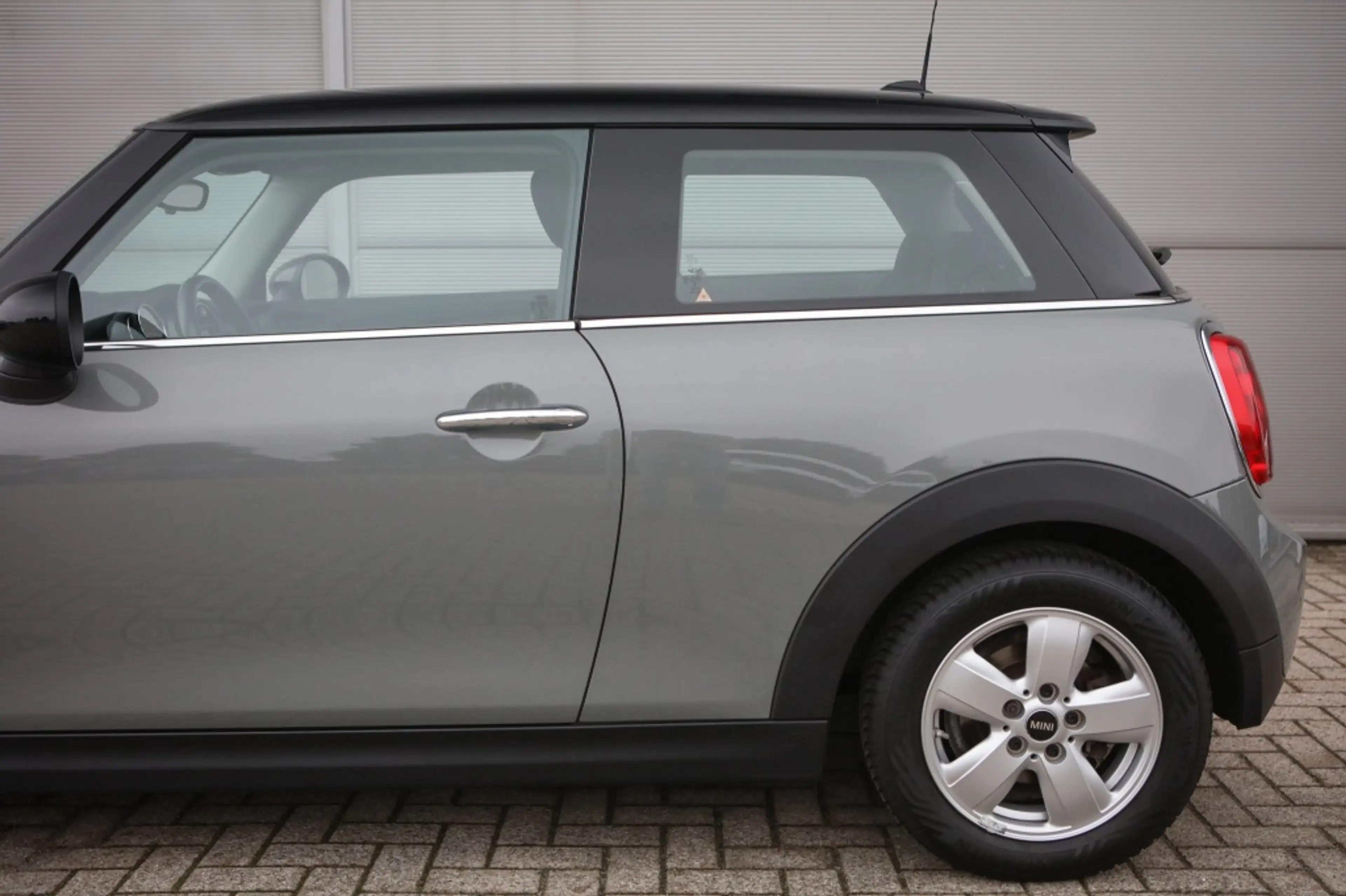 MINI Cooper Mini 1.5 — photo 19