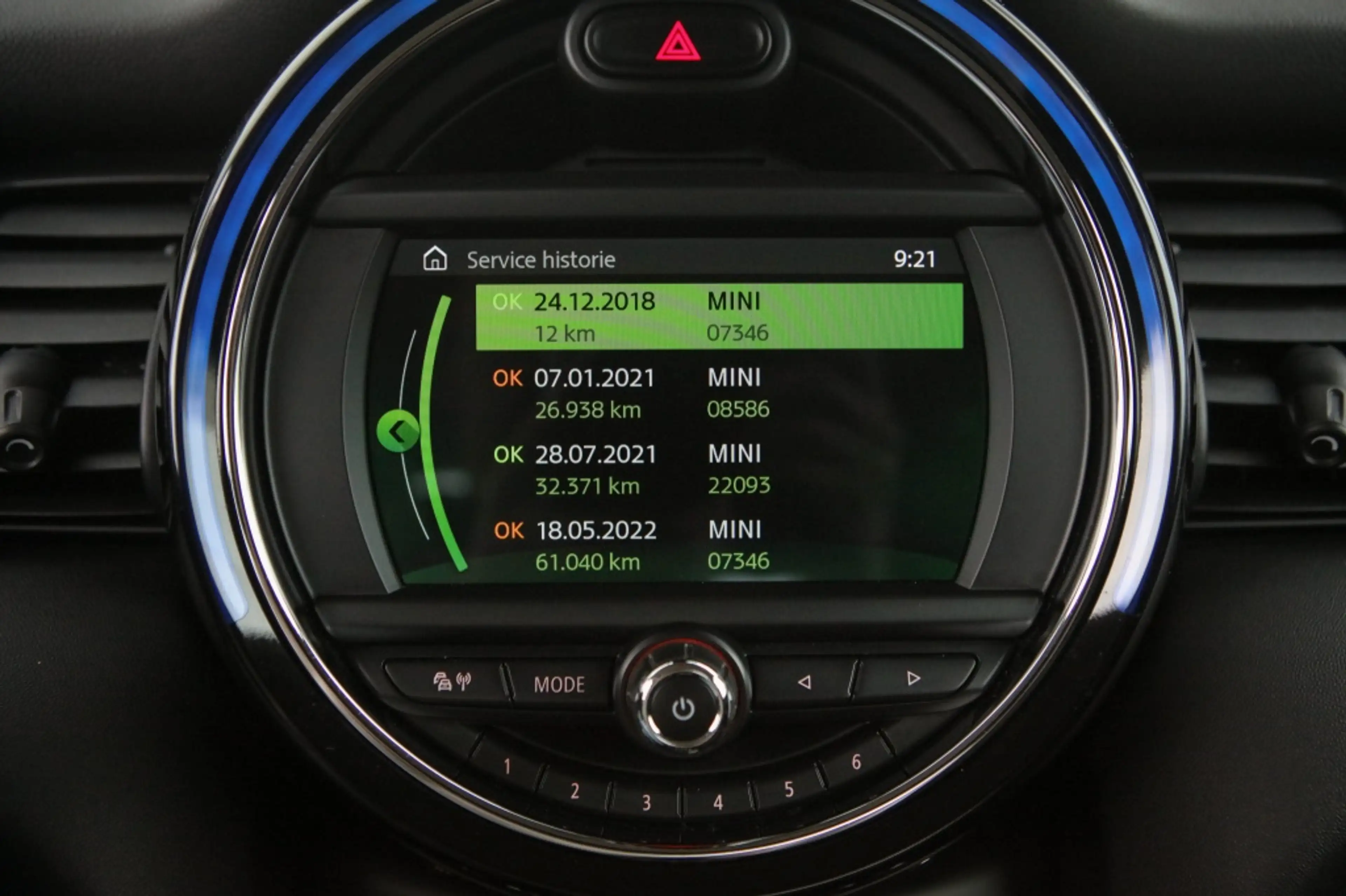 MINI Cooper Mini 1.5 — photo 14