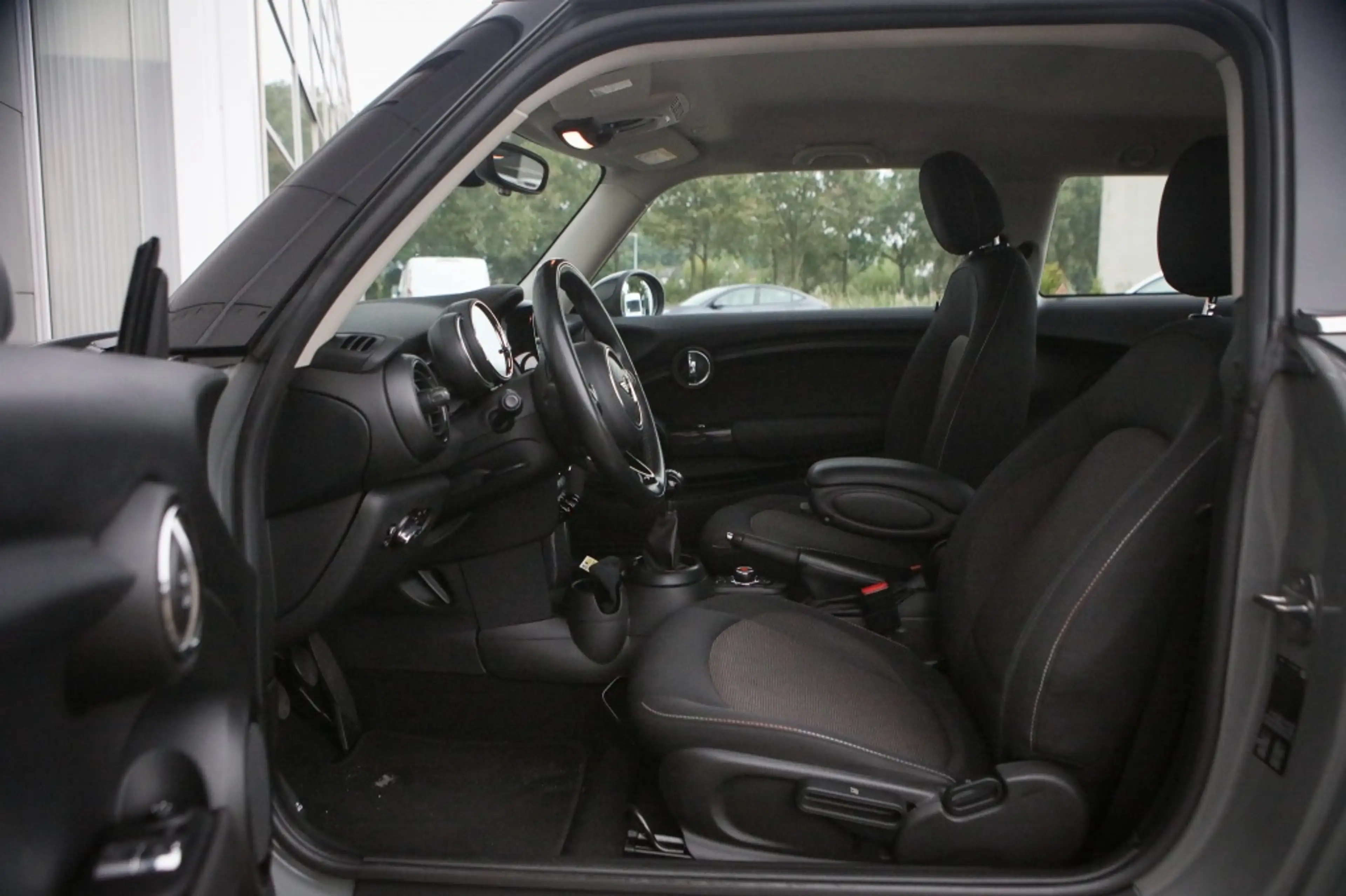 MINI Cooper Mini 1.5 — photo 5