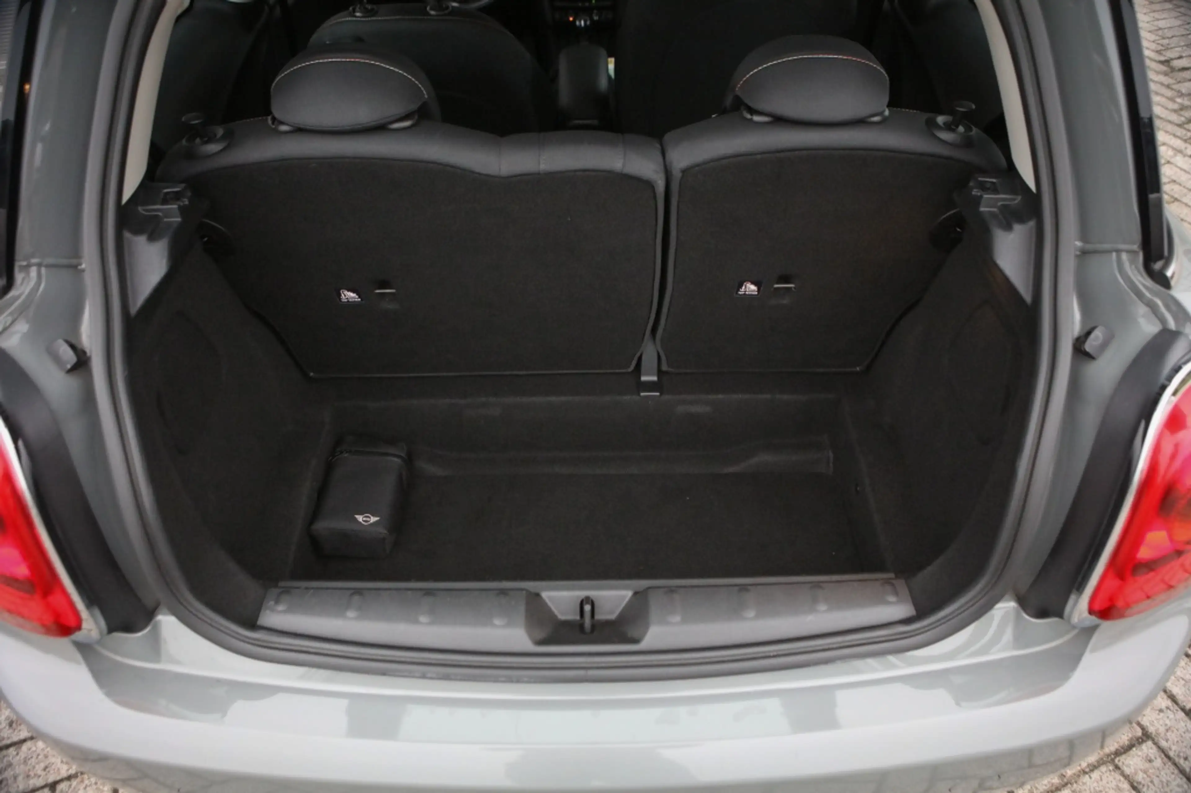 MINI Cooper Mini 1.5 — photo 21