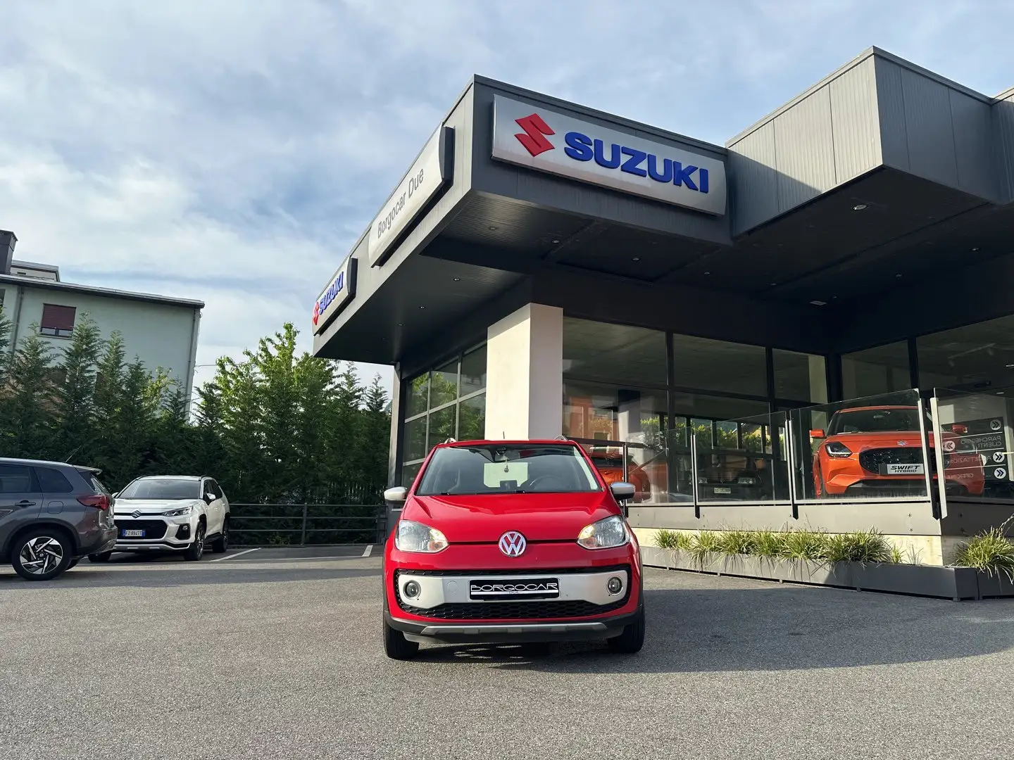 Volkswagen up! 1.0 75 CV GPL 5 porte cross  ASG Rojo - 2