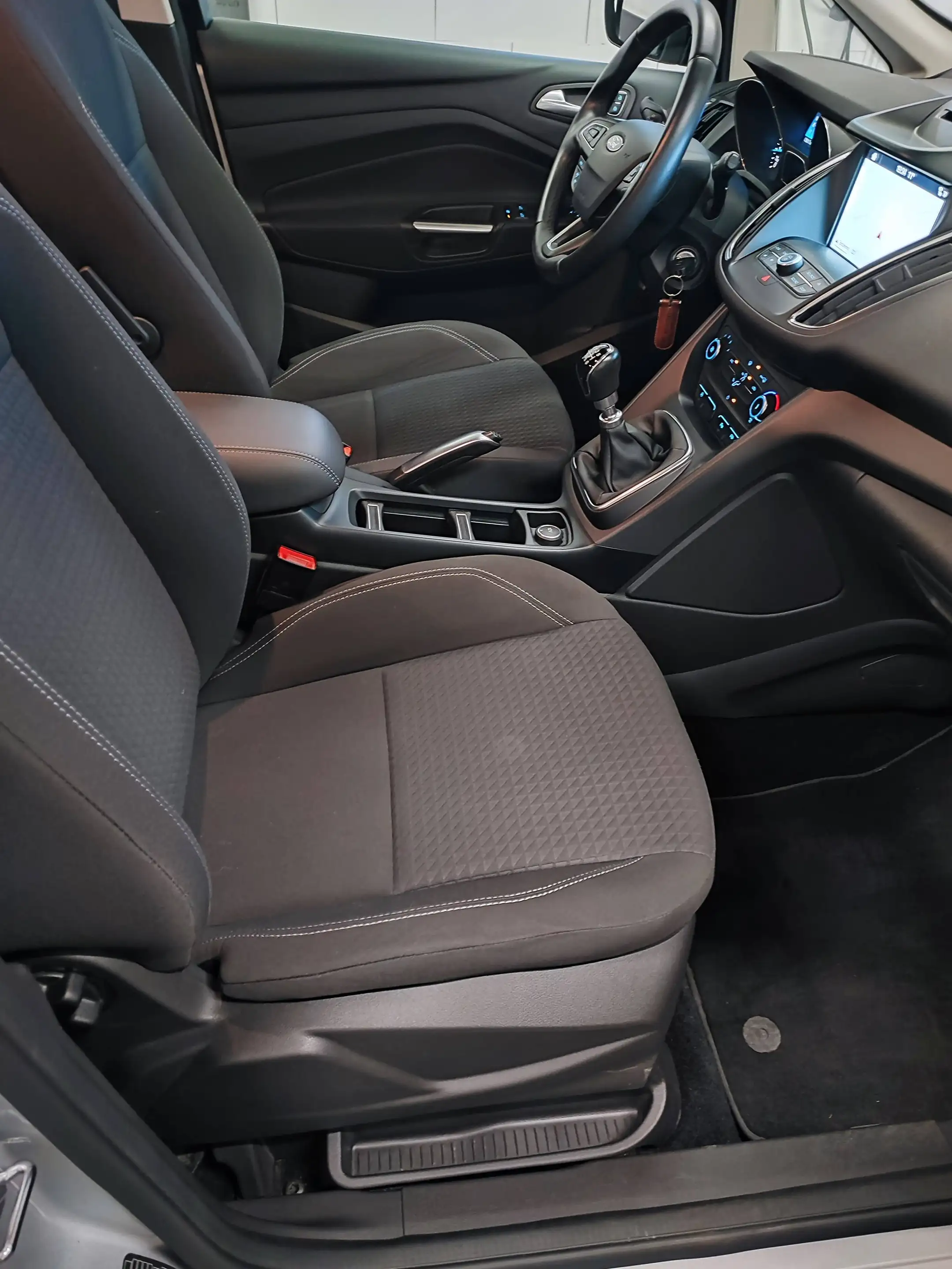 Ford C-Max C-Max 1.0 EcoBoost Titanium Start-Stop — photo 9